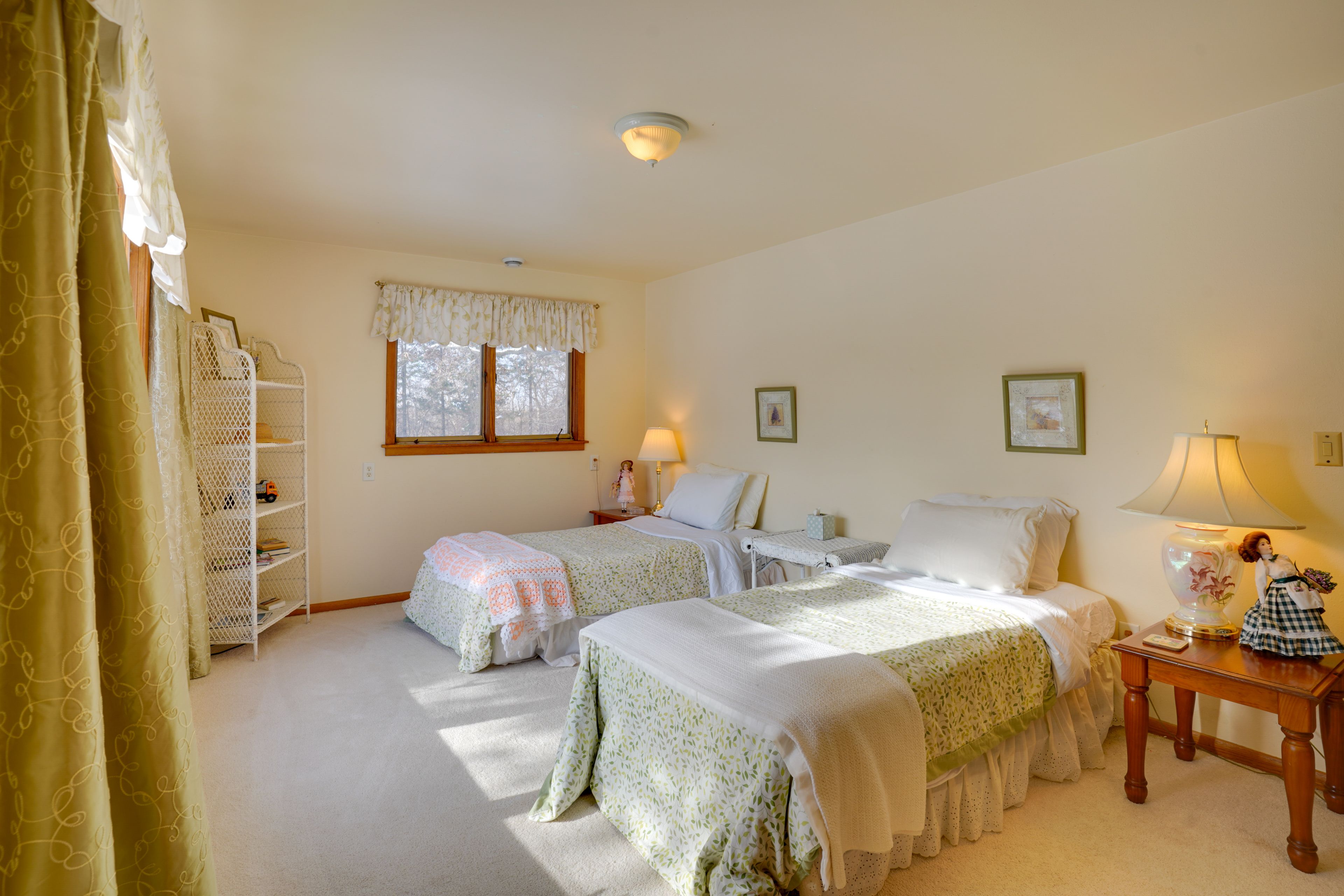 Bedroom 2 | 2 Twin Beds | 2nd Floor