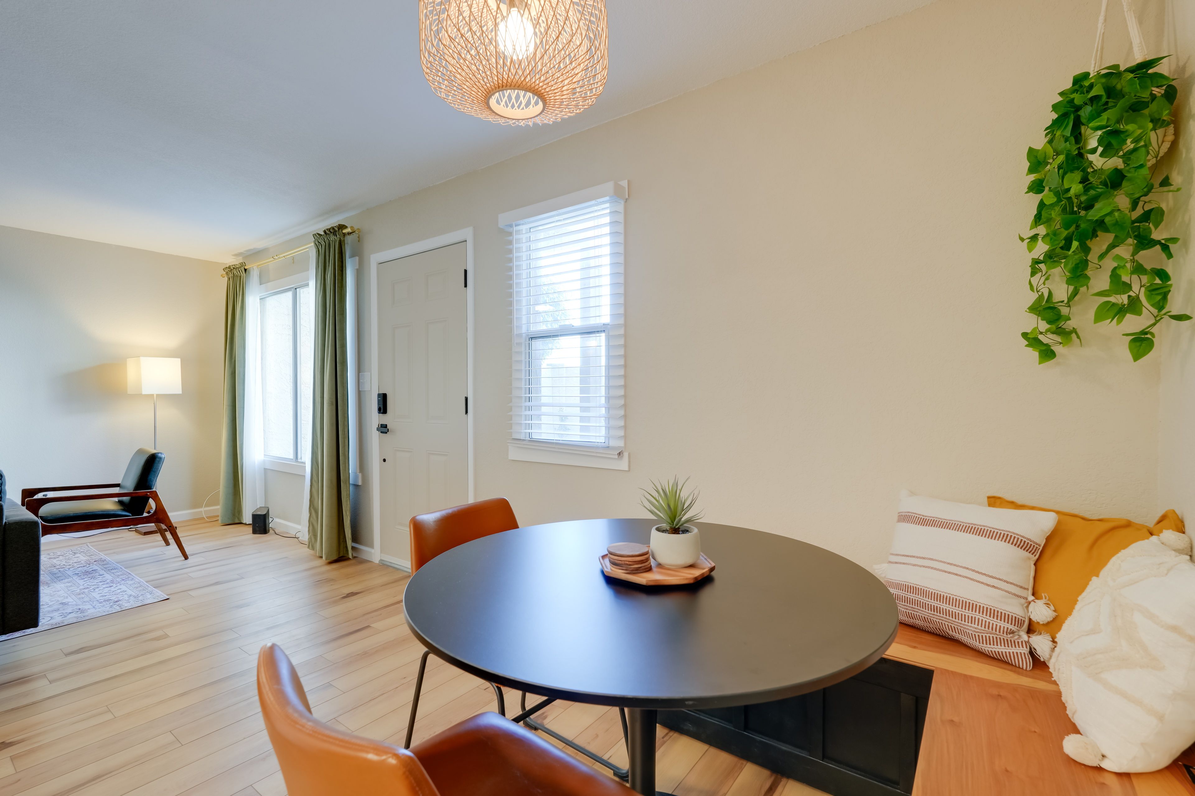 Dining Table | Dishware/Flatware Provided