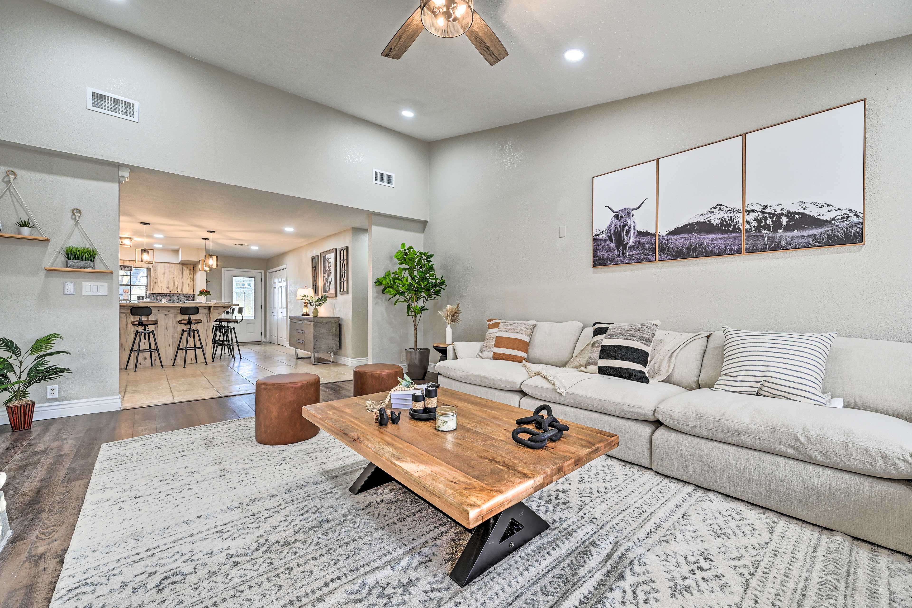 Living Room | Central A/C & Heating
