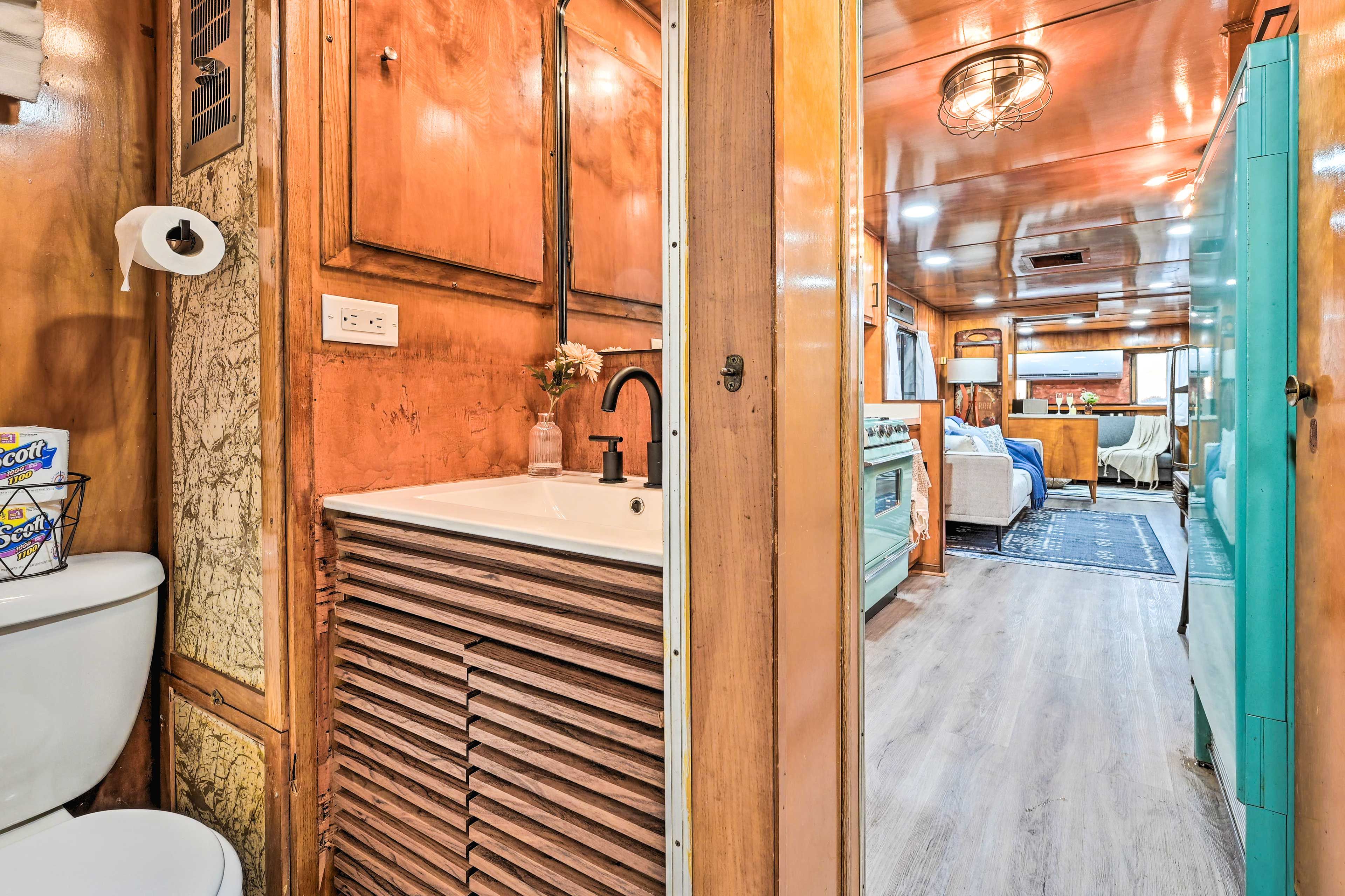 Full Bathroom | Guest House