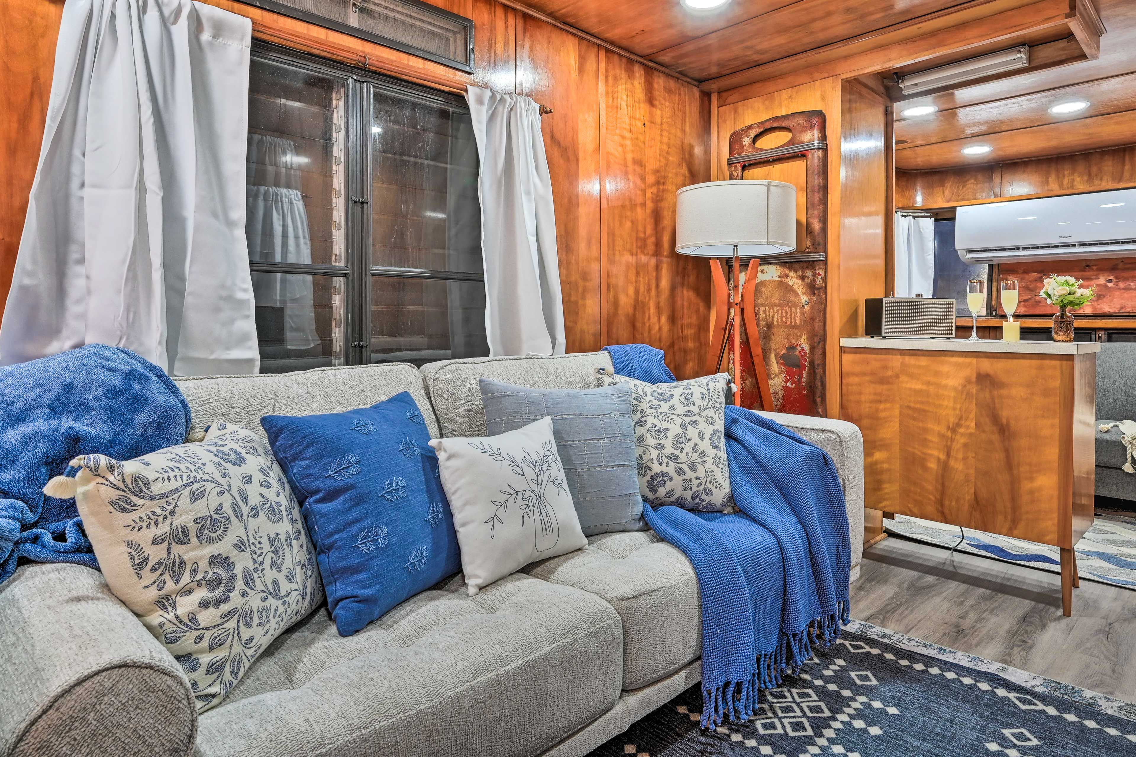 Living Room | Guest House | Full Futon