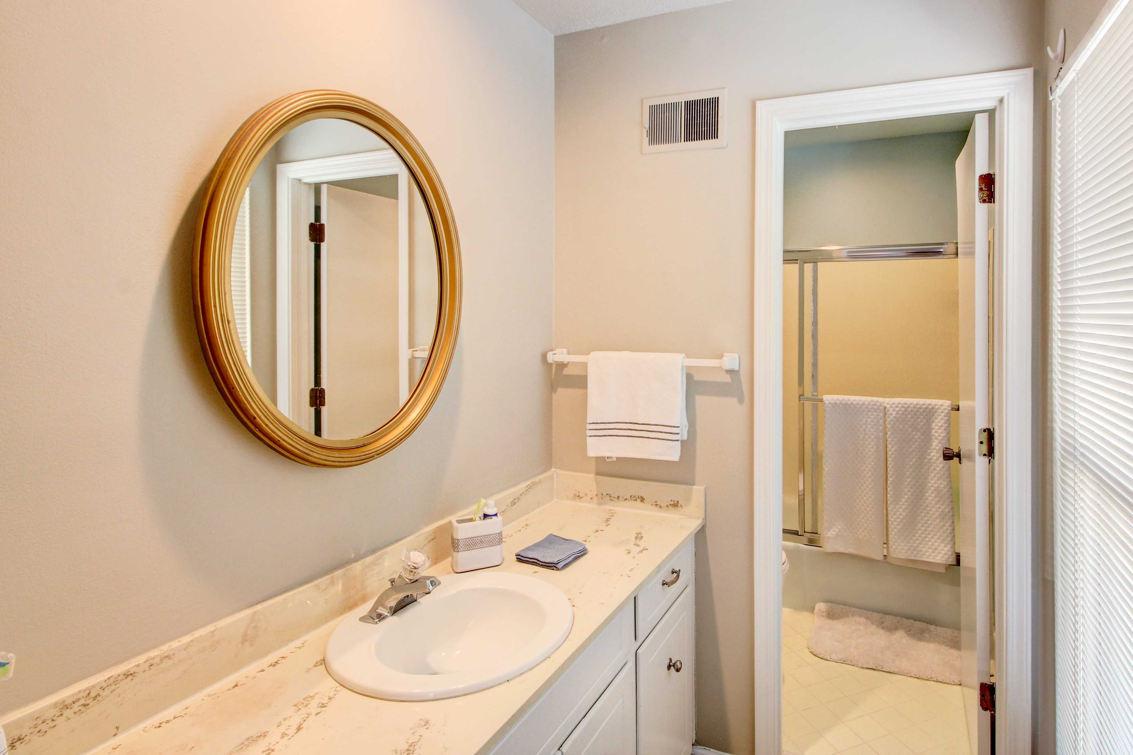 Full Bathroom | 2nd Floor | Towels Provided | Hair Dryer