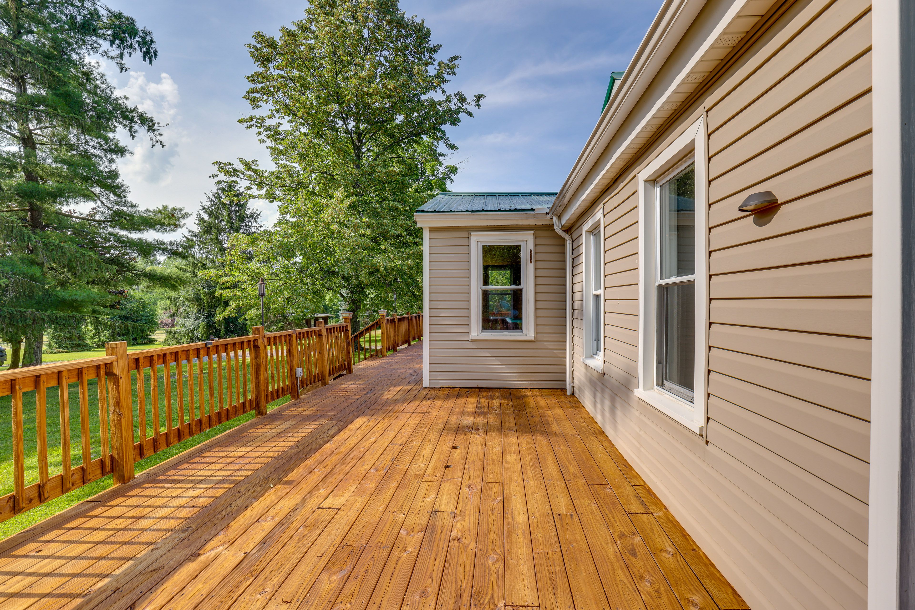 Private Wraparound Deck
