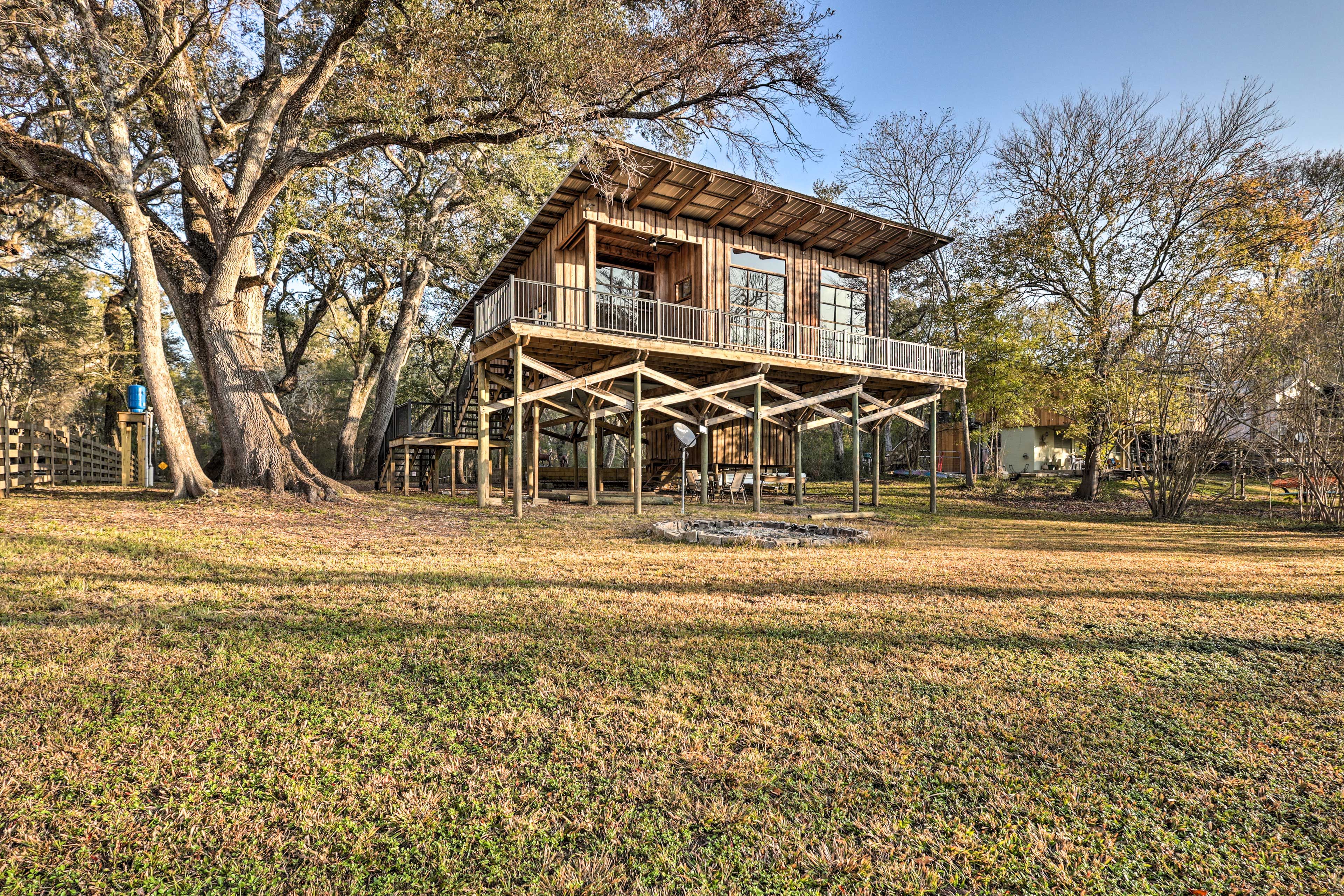 Fort White Vacation Rental | 3BR | 1BA | 1,068 Sq Ft | Stairs Required