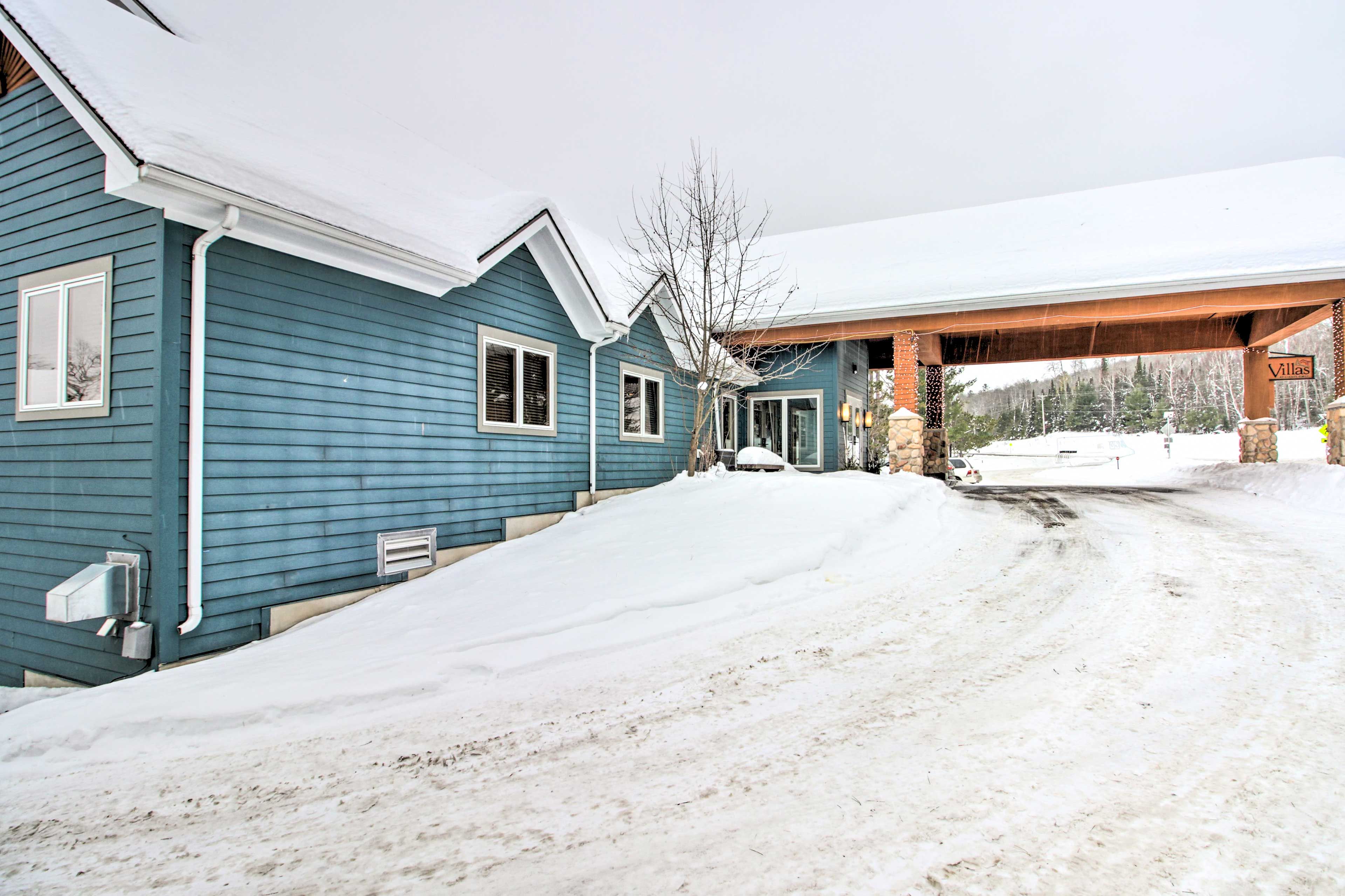 Parking | Community Lot (First-Come, First-Served)