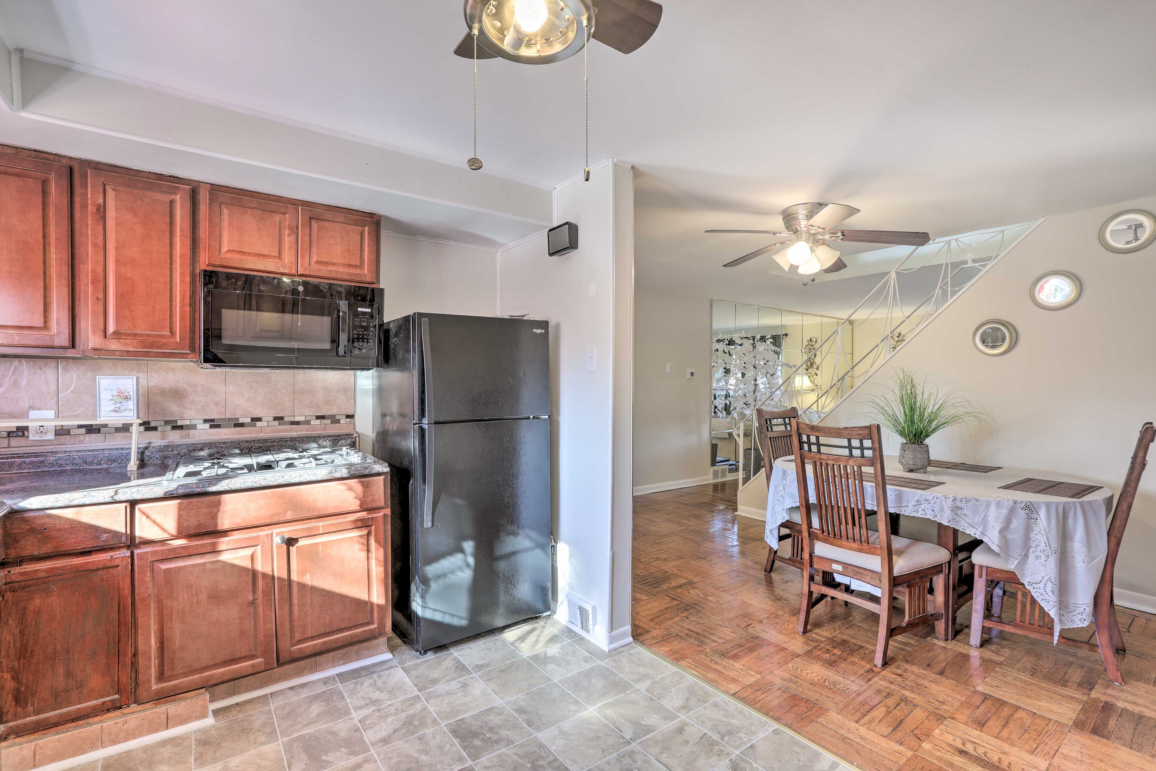 Kitchen & Dining Area | Free WiFi | Central A/C & Heating