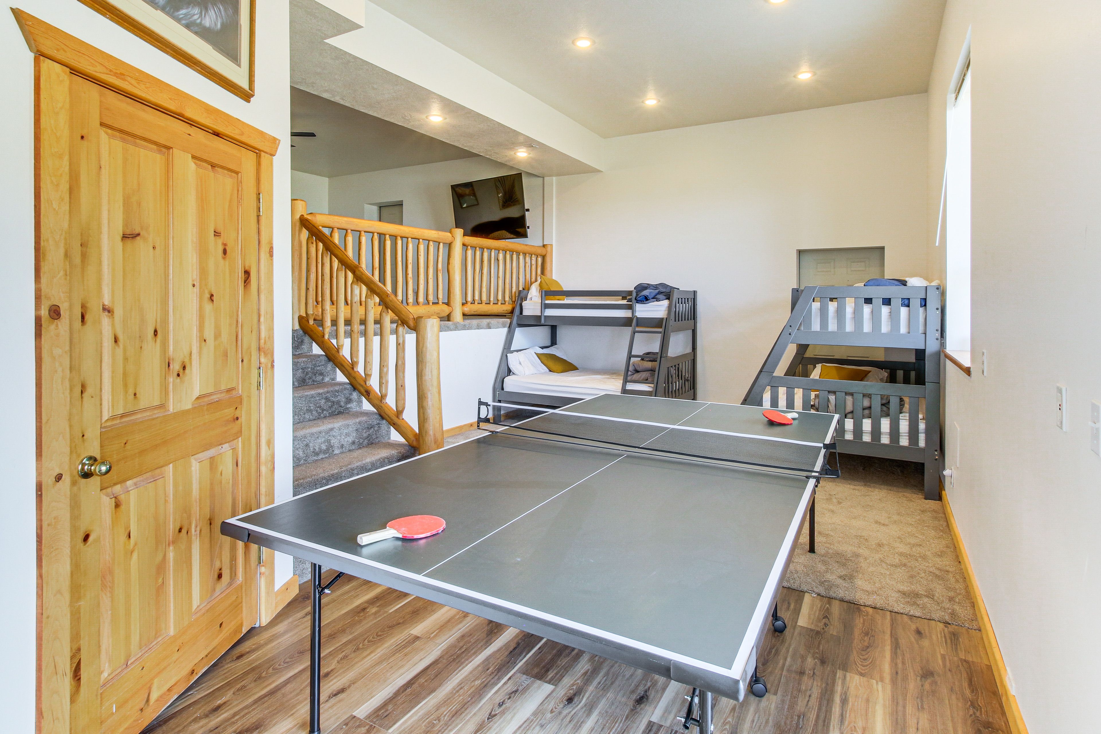 Bonus Room | 2 Twin/Queen Bunk Beds | Ping-Pong Table | Lower Level