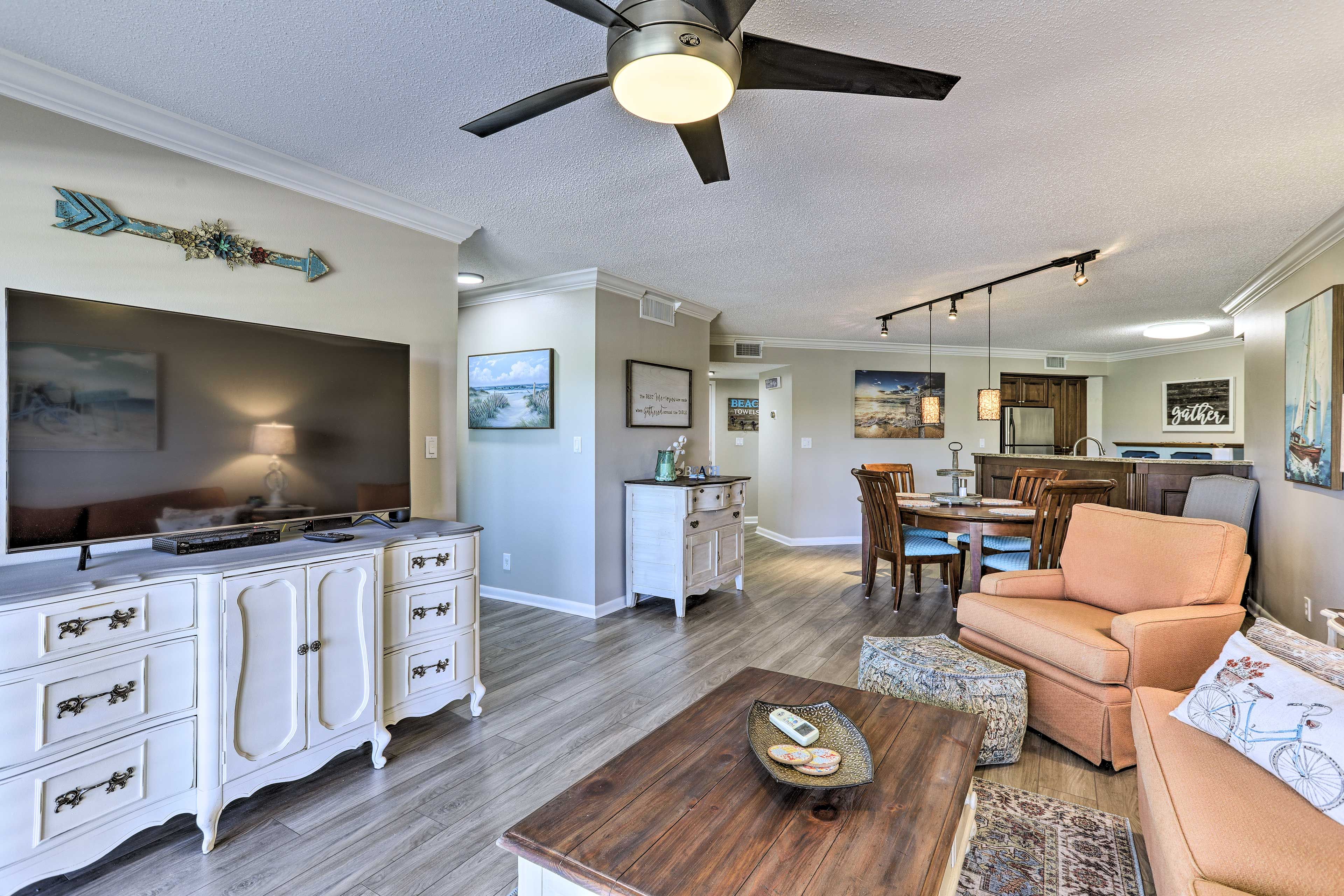 St. Petersburg Vacation Rental | 2BR | 2BA | Step-Free Access | 1,145 Sq Ft