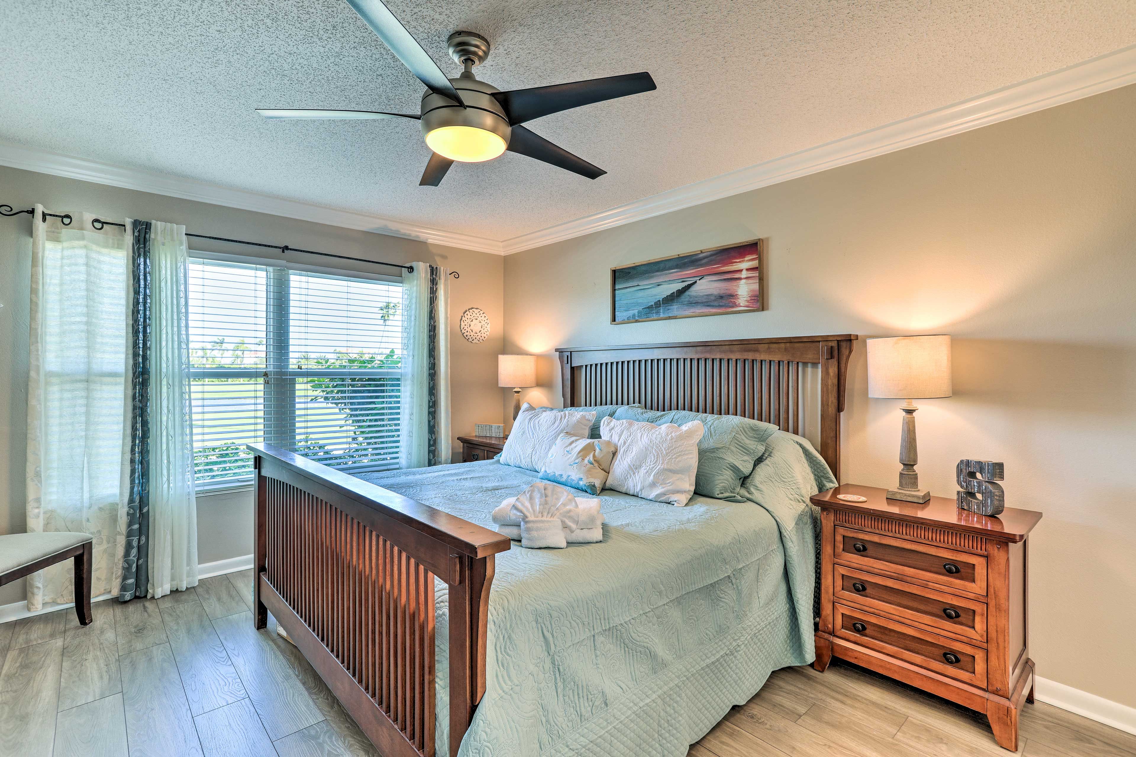 Bedroom 1 | King Bed | Linens & Towels | Smart TV | Full En-Suite Bathroom