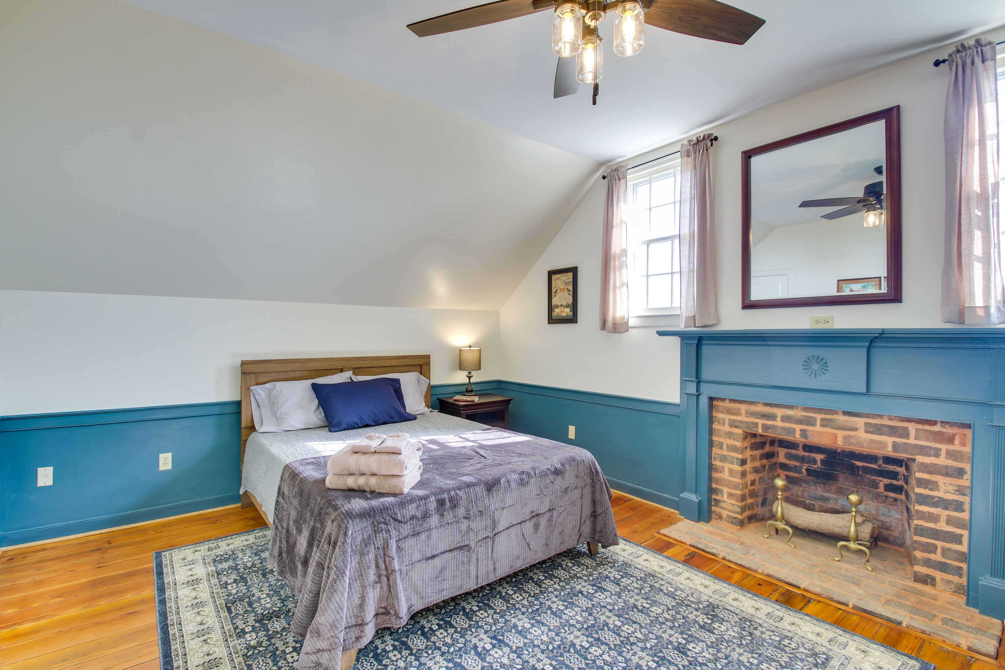 Bedroom 2 | Full Bed | Twin Sleeper Sofa | Work Desk | 2nd Floor