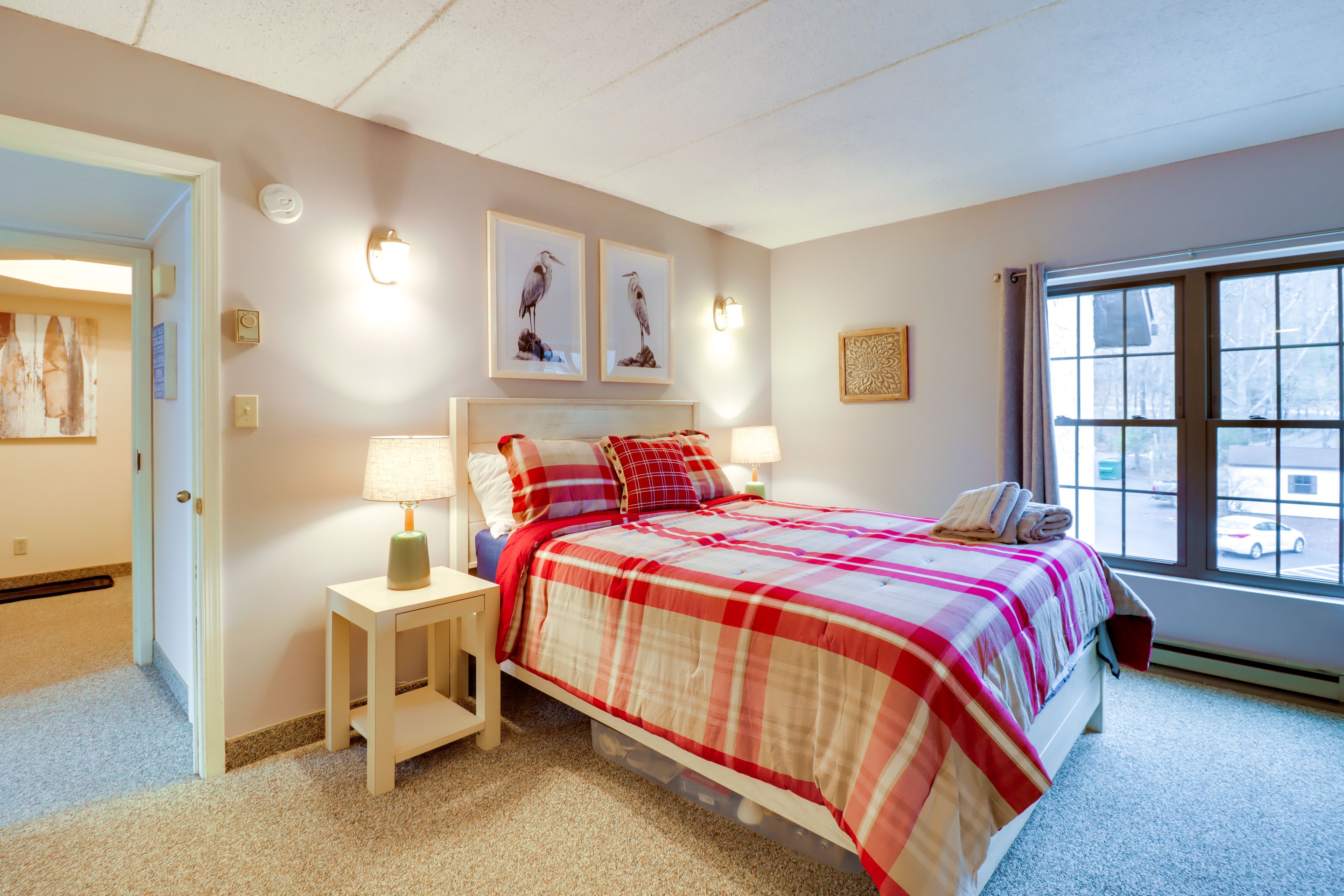Bedroom 2 | Queen Bed | Linens Provided | Smart TV w/ Cable | En-Suite Bathroom