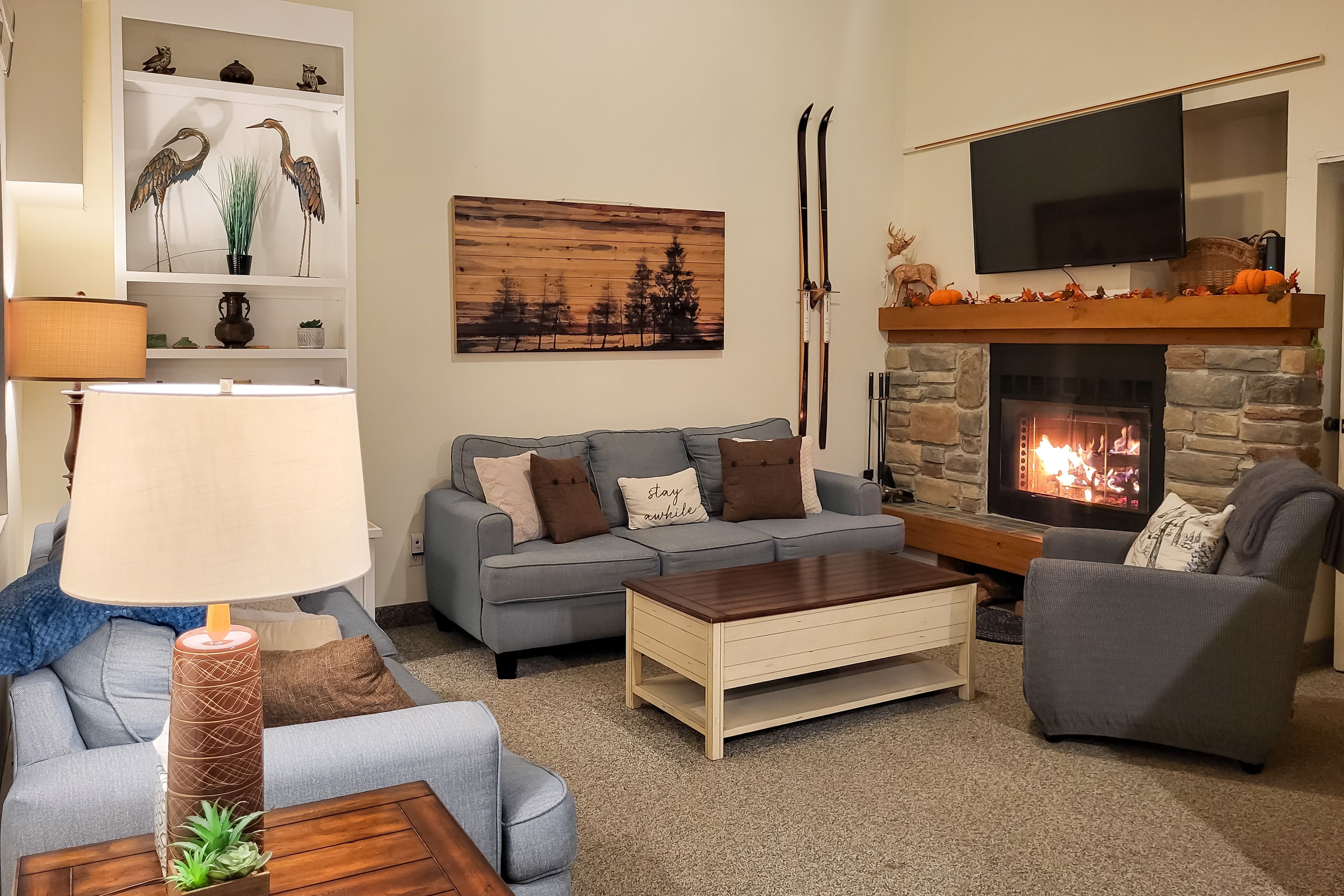 Living Room | Queen Sleeper Sofa | Smart TV w/ Cable