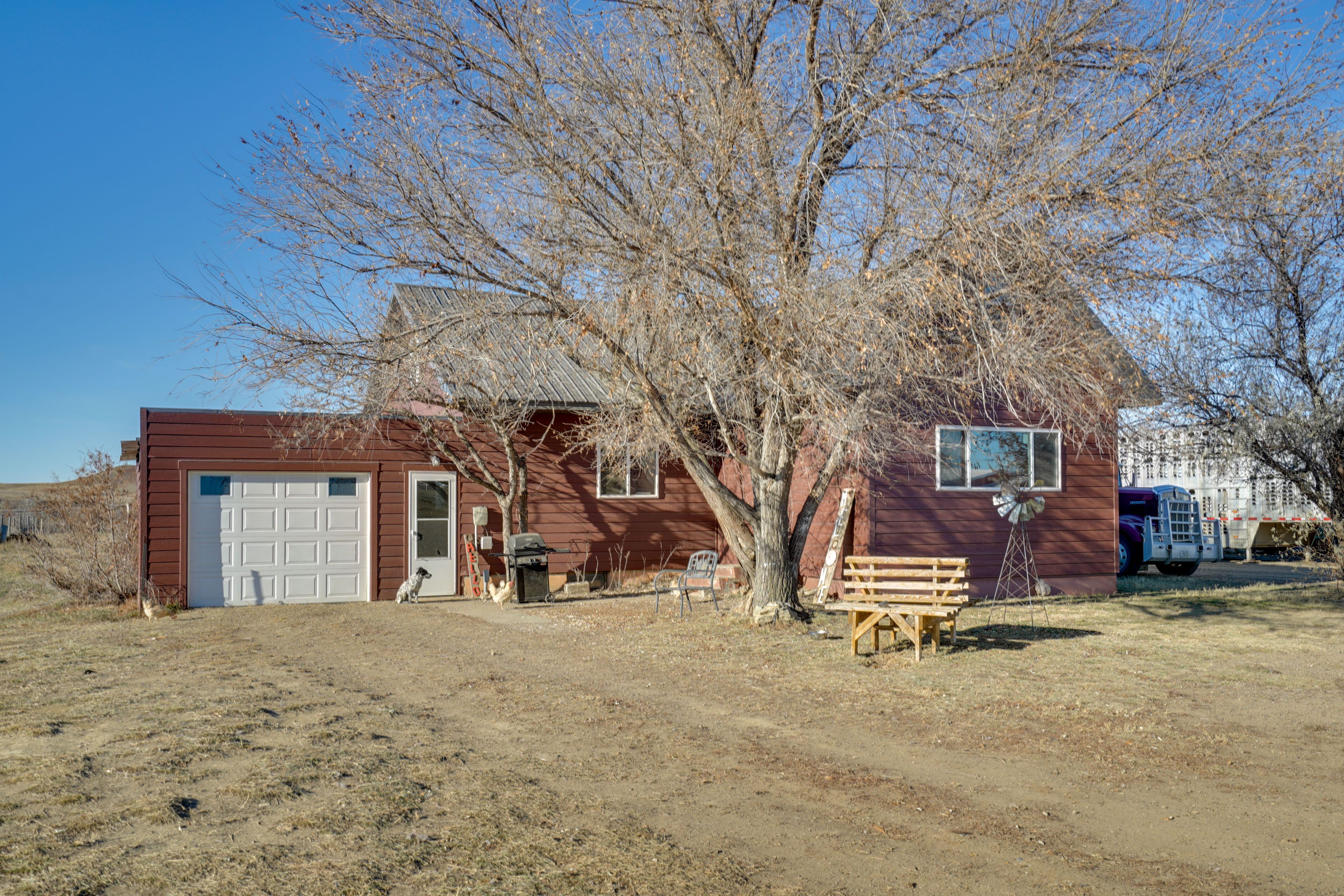 Circle Vacation Rental | 4BR | 1BA | 1 Step to Enter | 2,800 Sq Ft