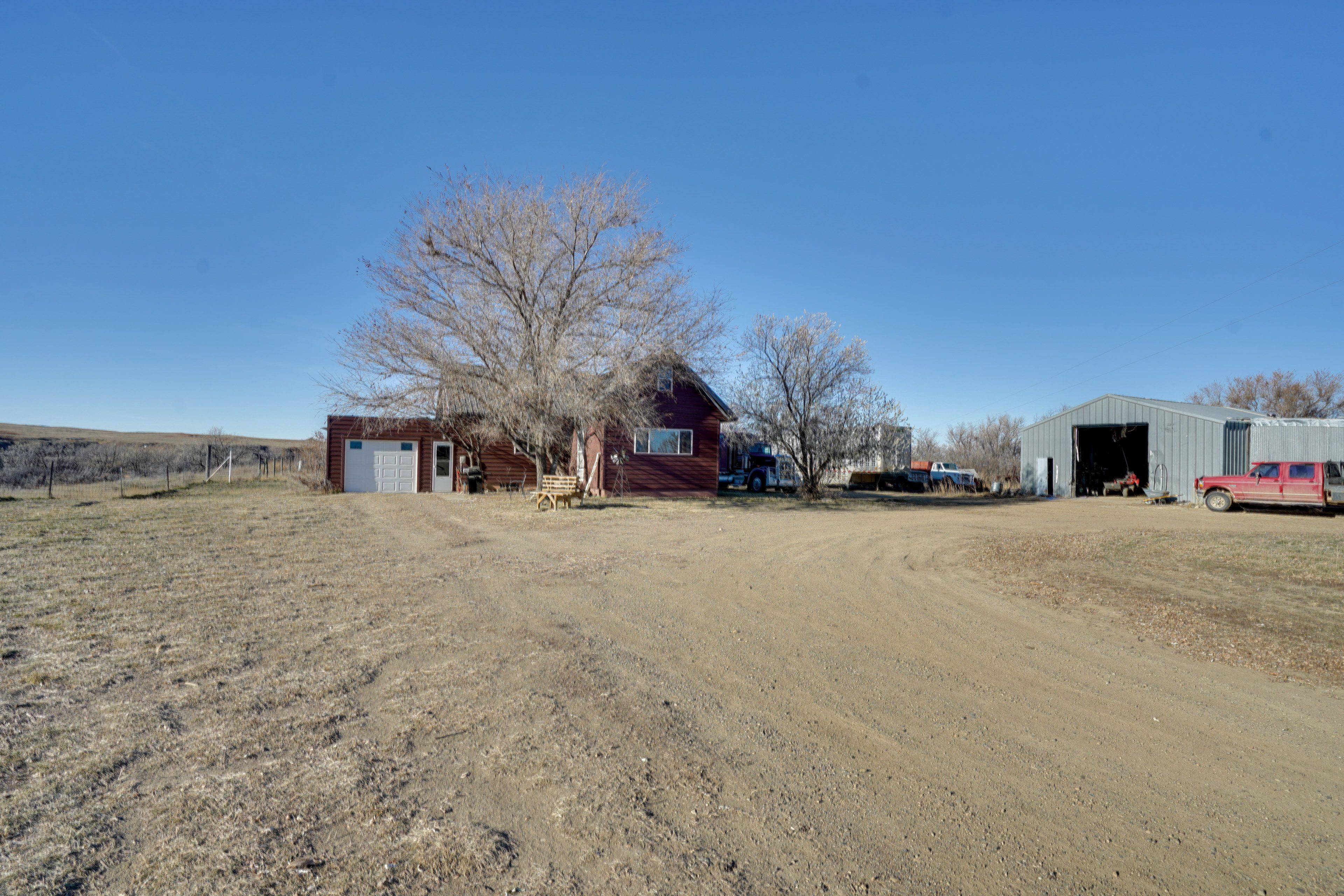 Driveway (4 Vehicles) | Garage (1 Vehicle) | RV/Trailer Parking | Yard Parking