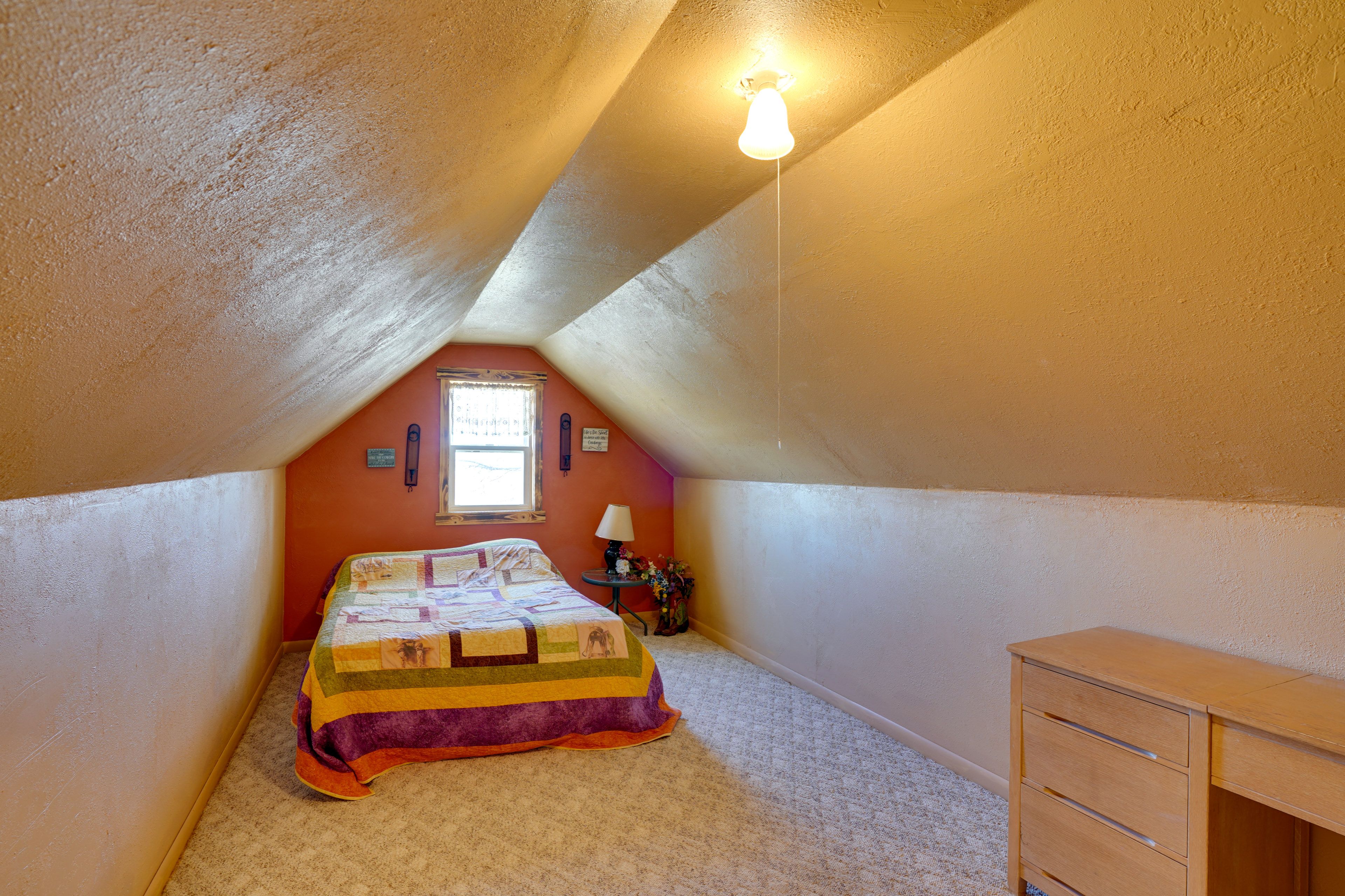 Bedroom 2 | Queen Bed | 2nd Floor