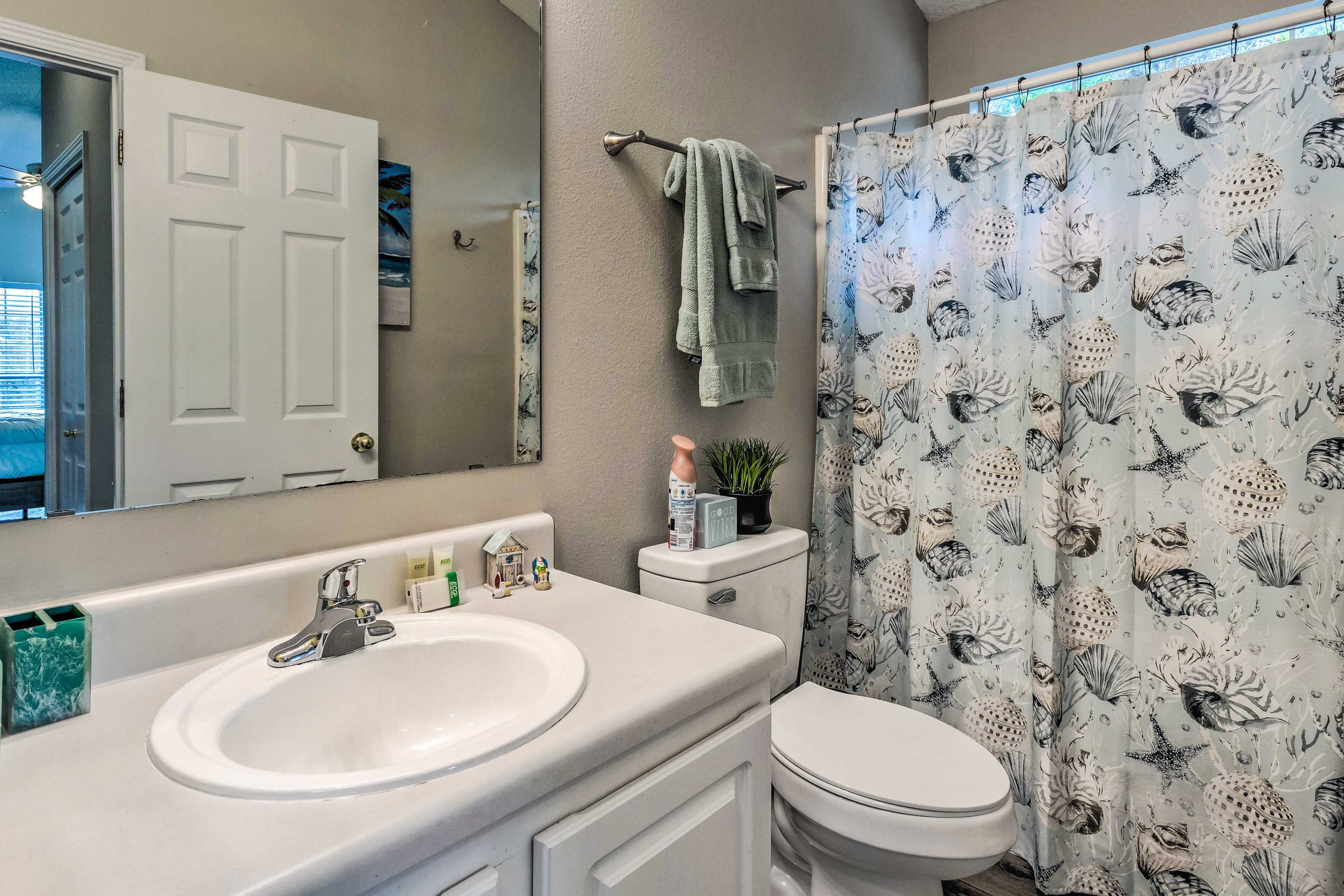 En-Suite Bathroom | Complimentary Toiletries | Linens & Towels Provided
