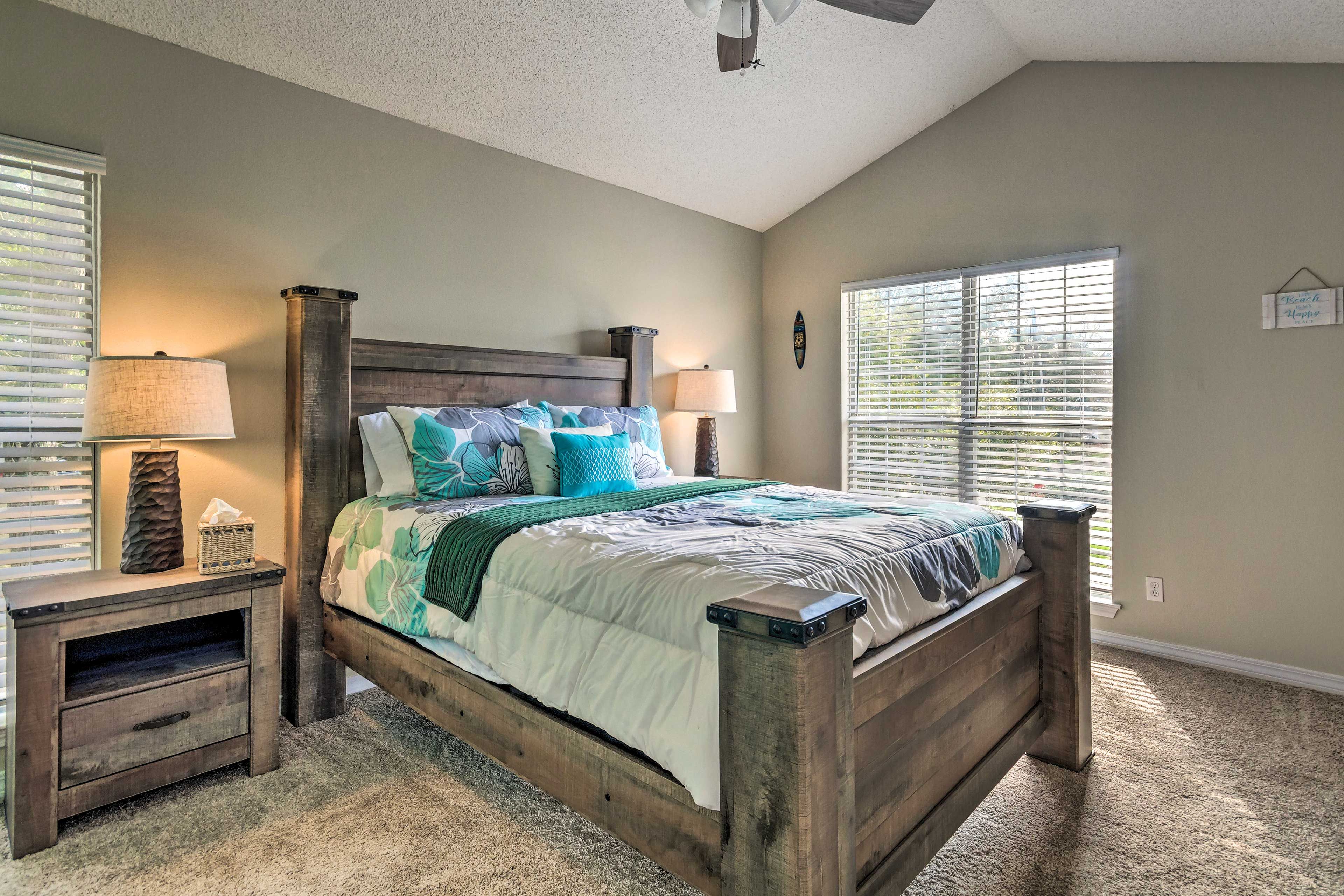 Bedroom 1 | Queen Bed | Desk Workspace | En-Suite Bathroom