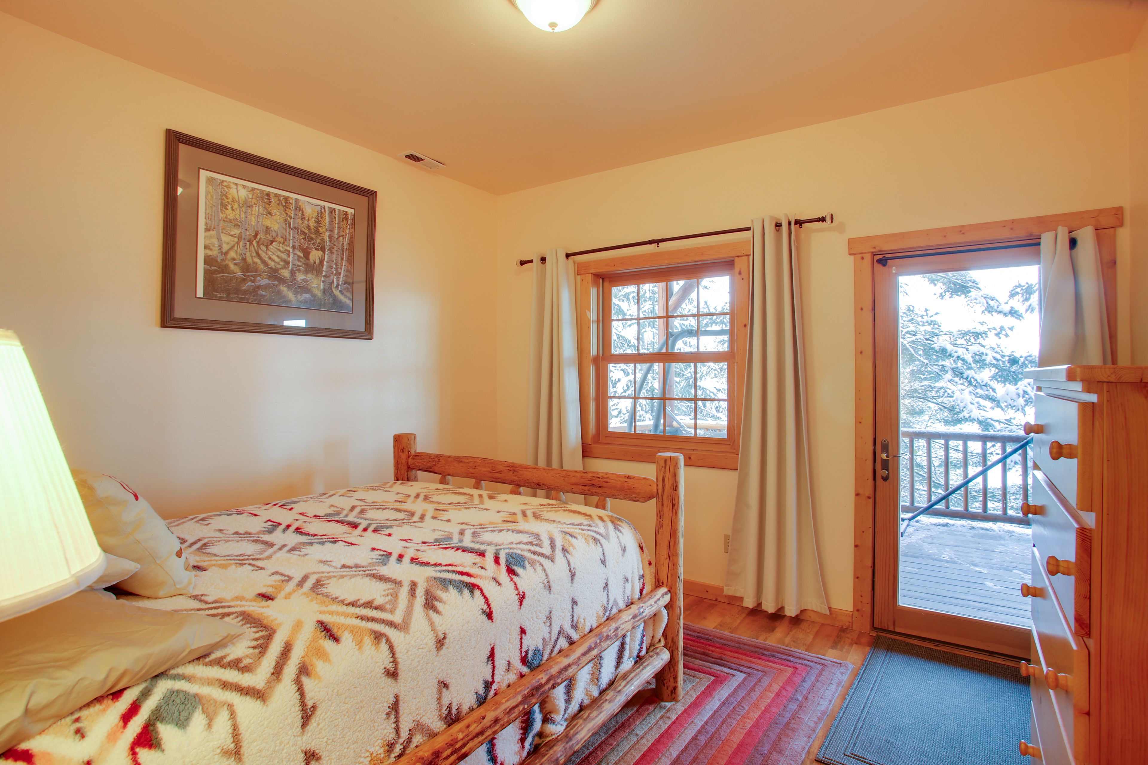 Bedroom 2 | Queen Bed