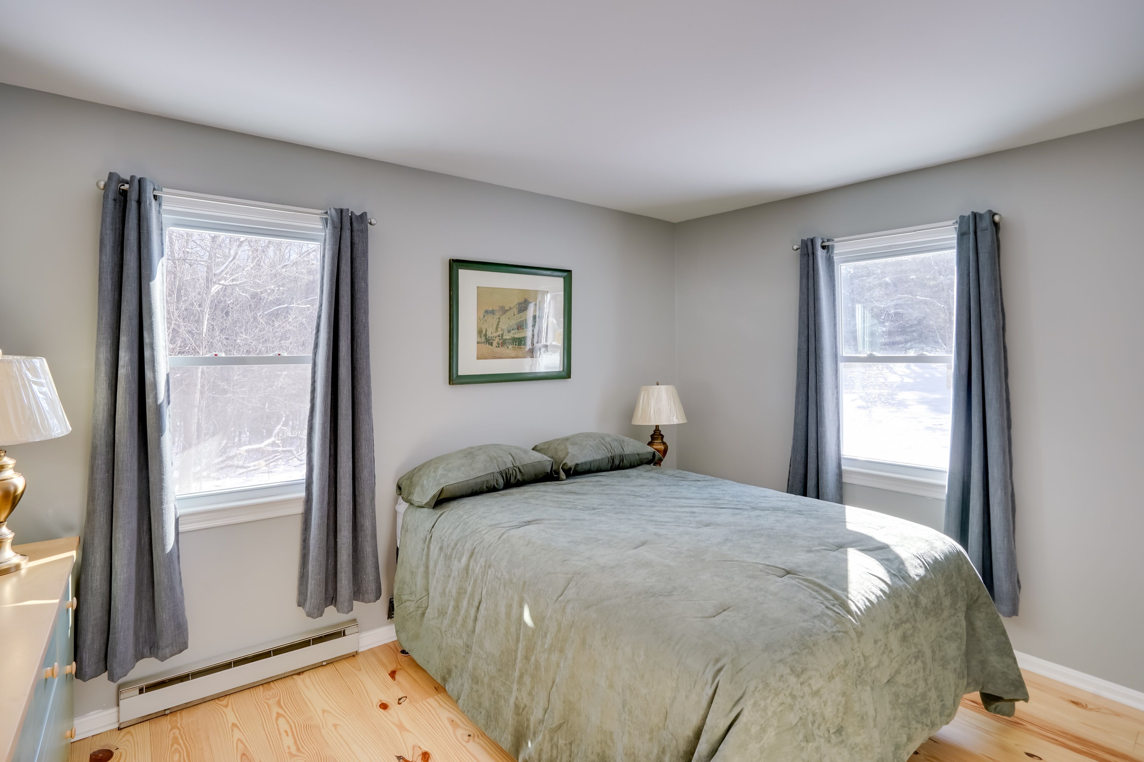 Bedroom 1 | Queen Bed