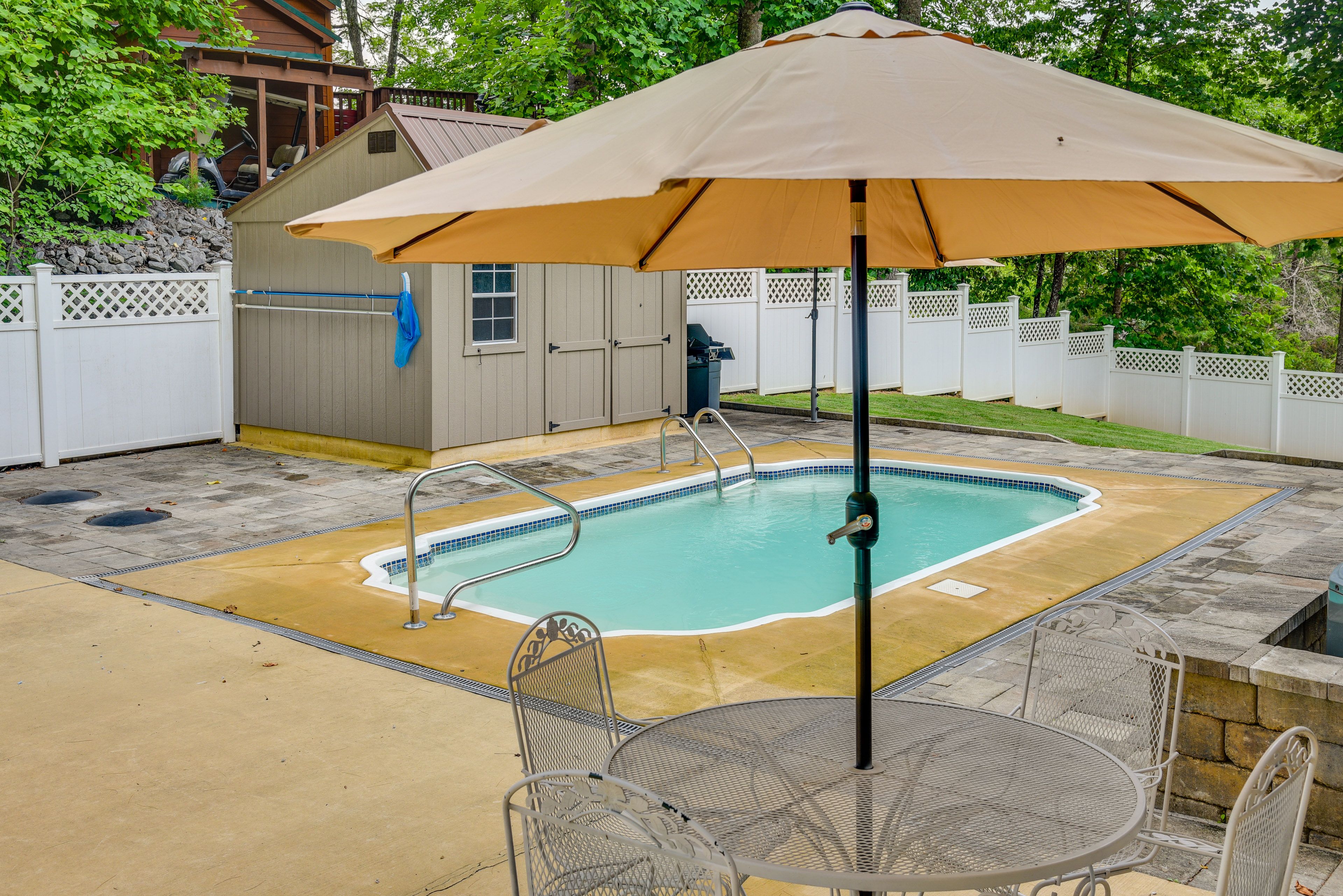 Private Outdoor Pool | Open Memorial Day-Labor Day