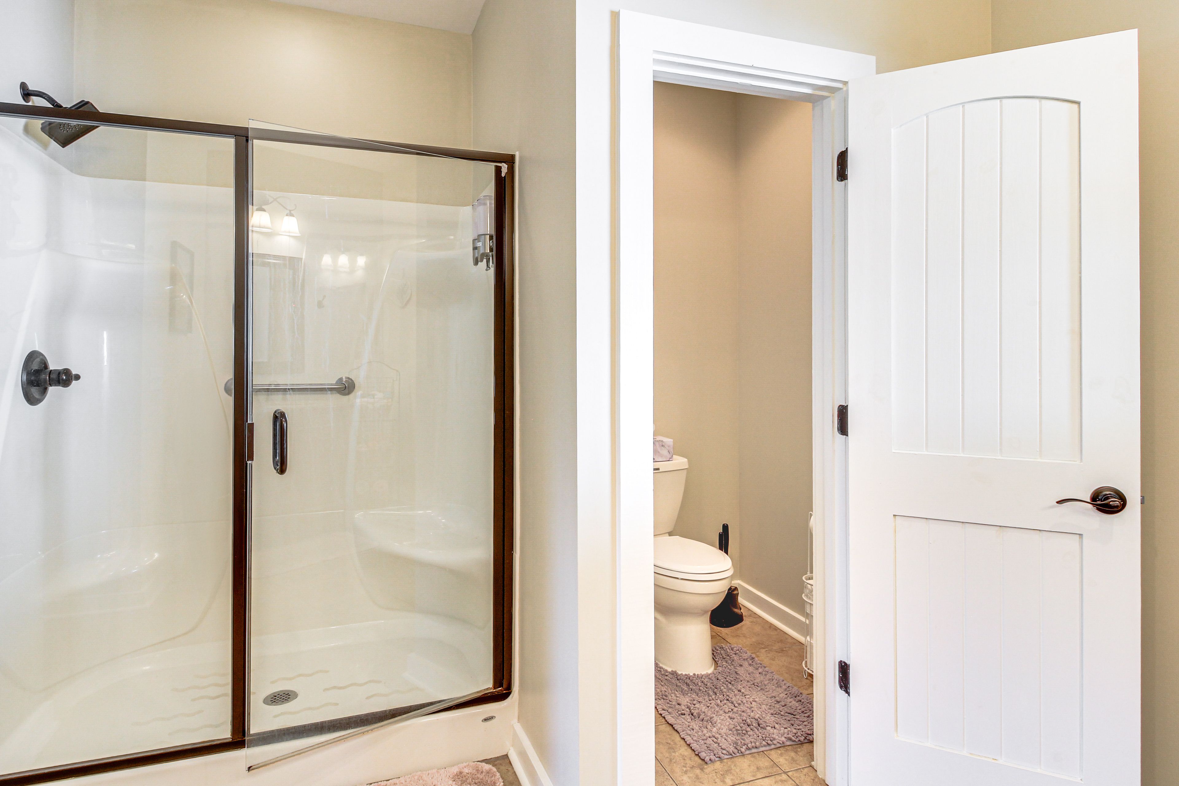 En-Suite Bathroom | Towels Provided | Complimentary Toiletries