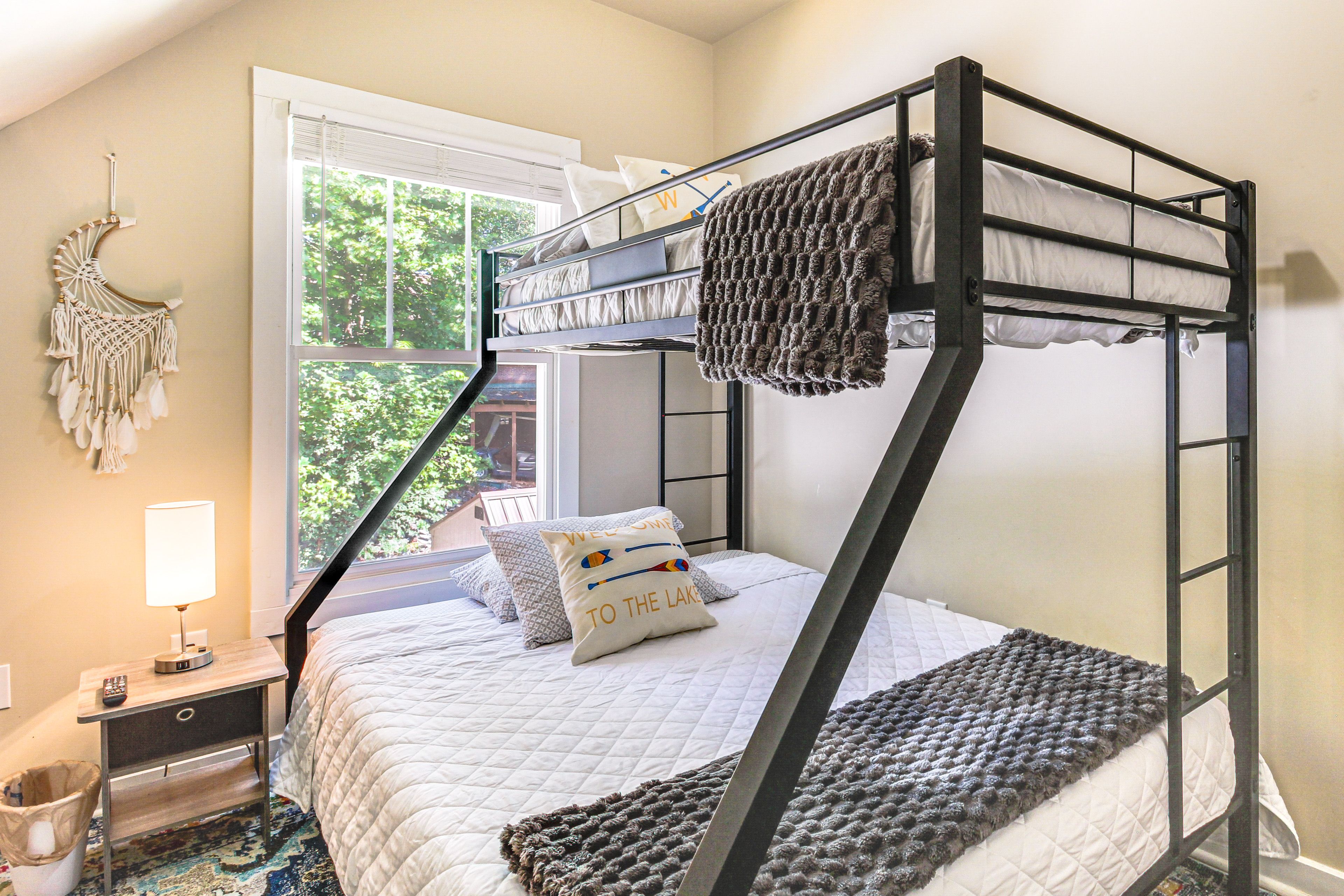 Bedroom 3 | Twin/Queen Bunk Bed | 2nd Floor | Smart TV