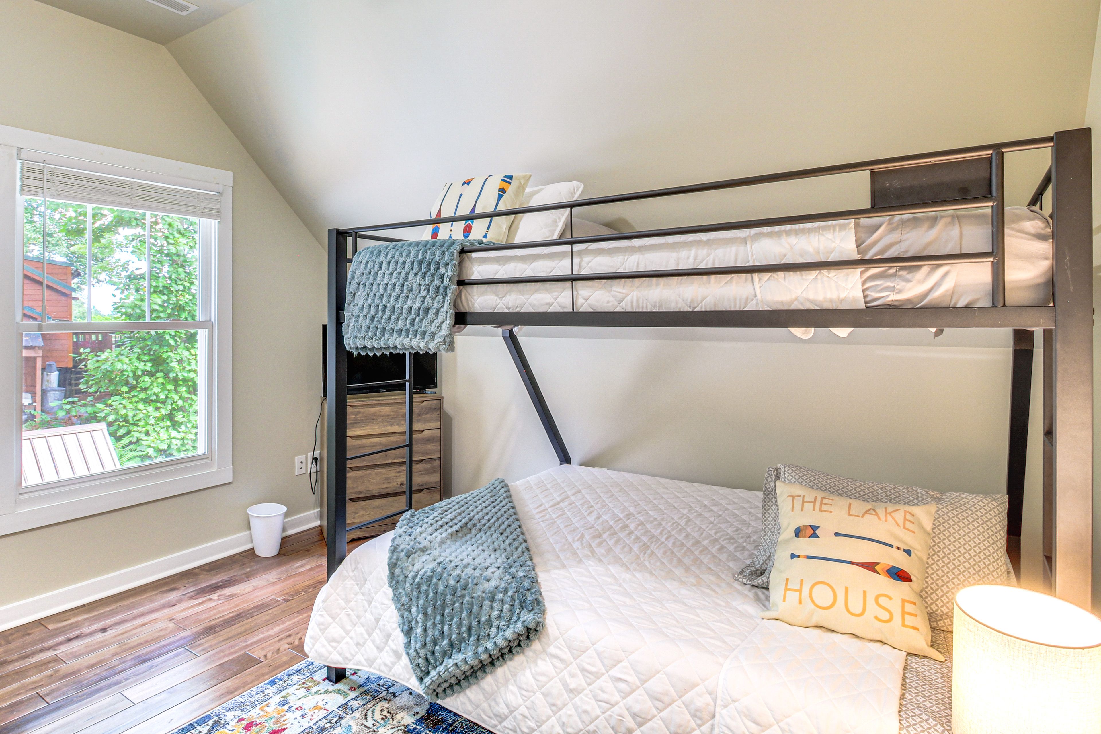 Bedroom 2 | Twin/Queen Bunk Bed | 2nd Floor | Smart TV