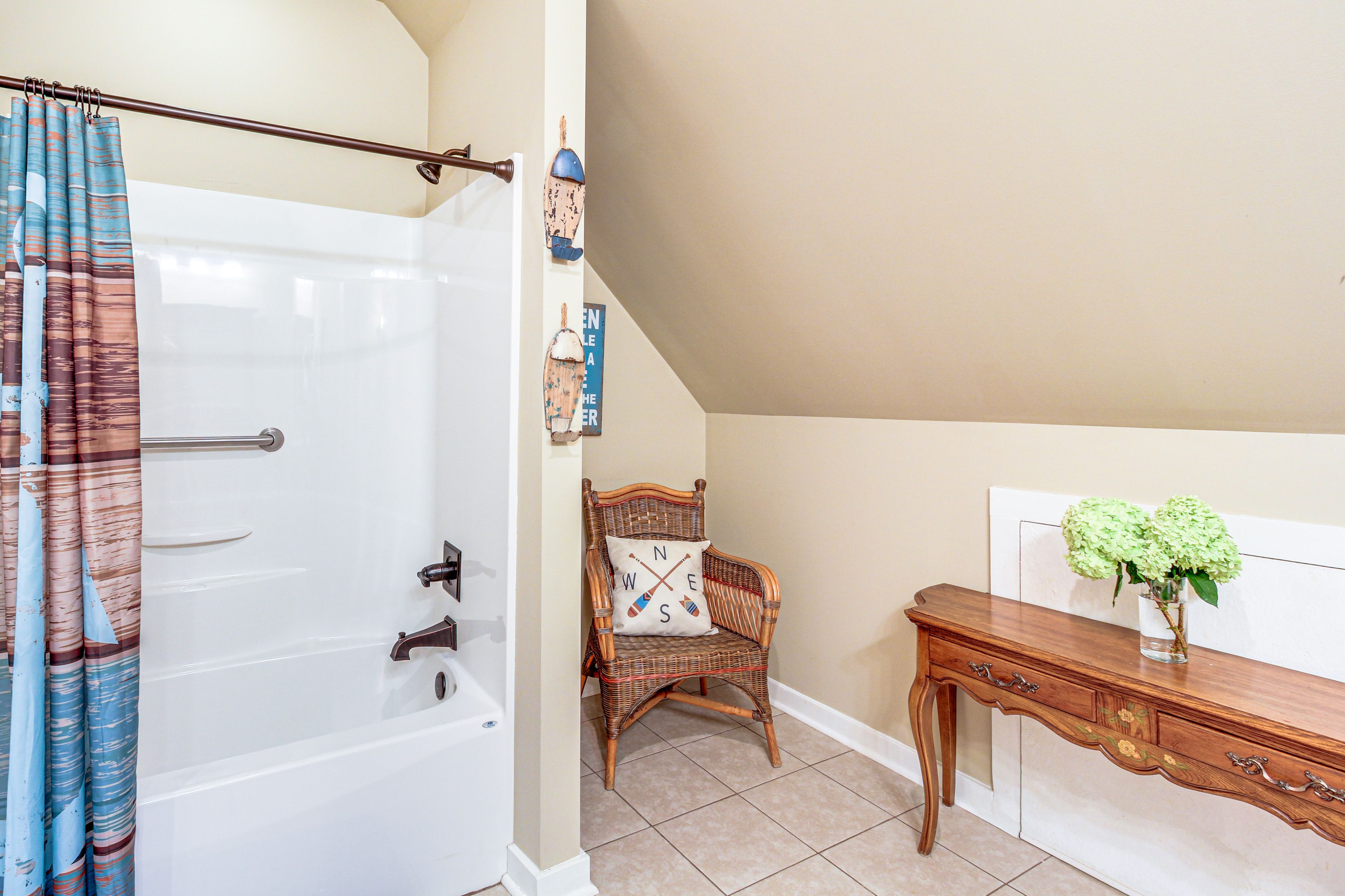 En-Suite Bathroom | Towels Provided | Complimentary Toiletries