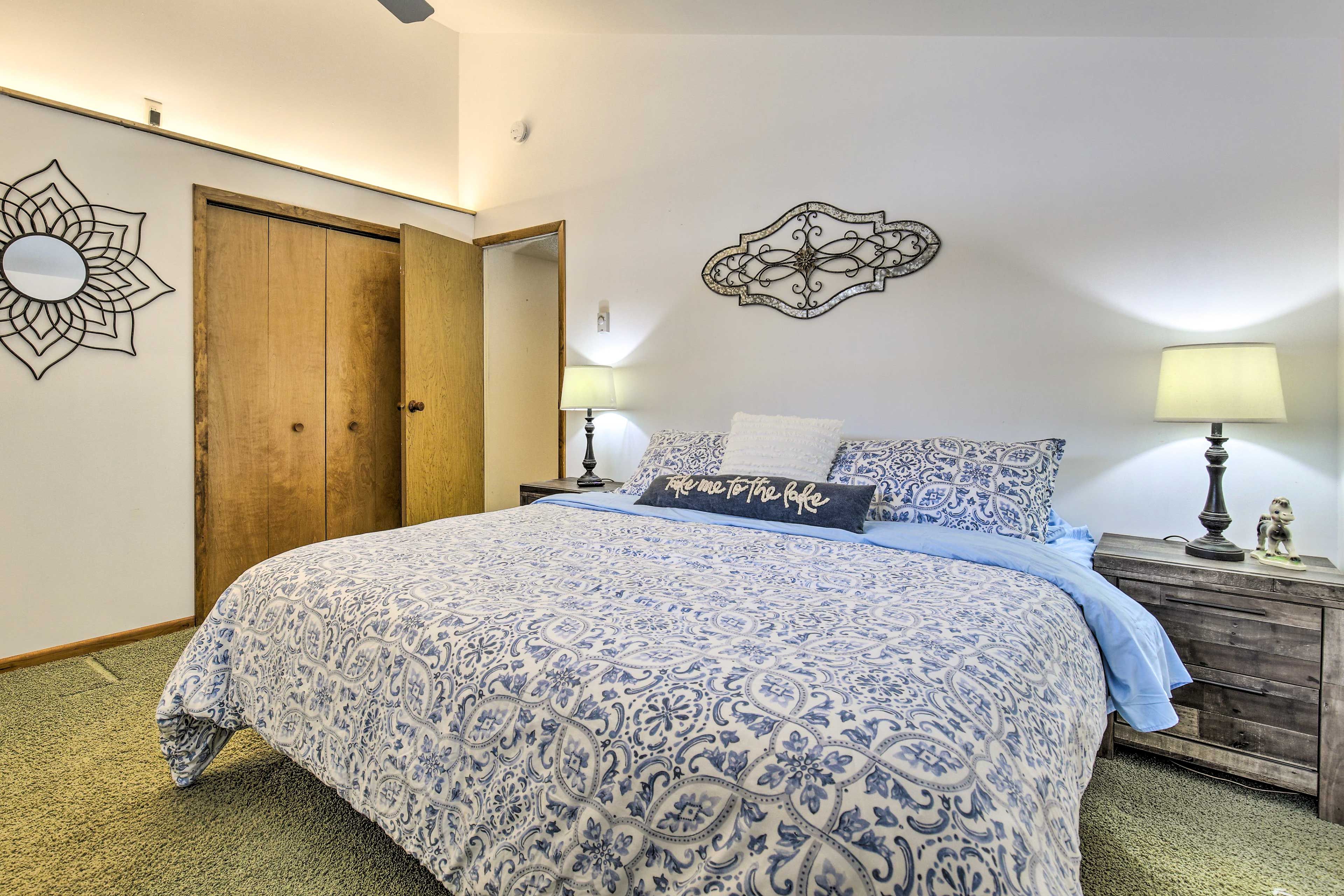 Bedroom 1 | King Bed