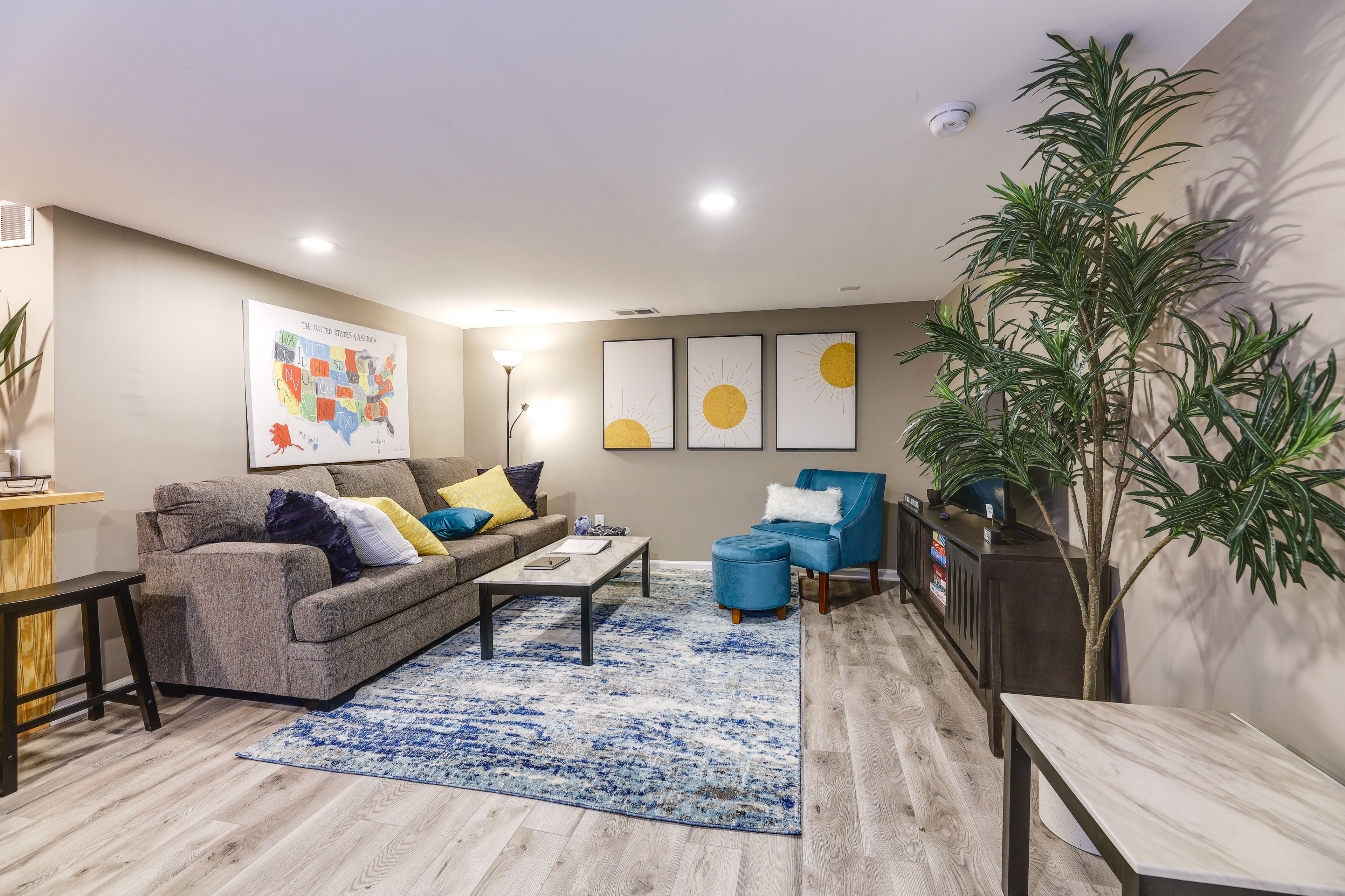Living Room | Queen Sleeper Sofa | Smart TV