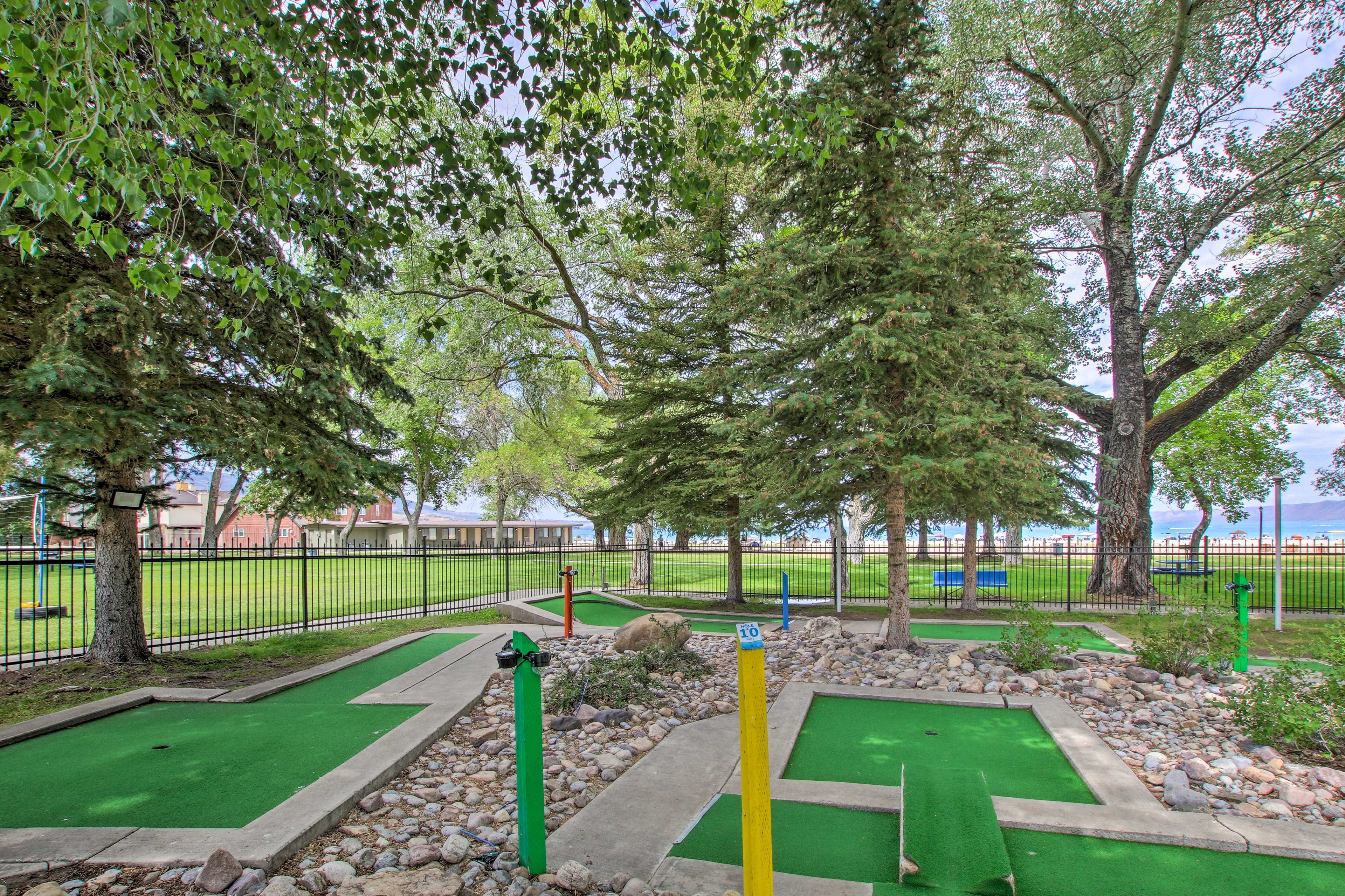 Ideal Beach Resort Community Amenities | Mini Golf