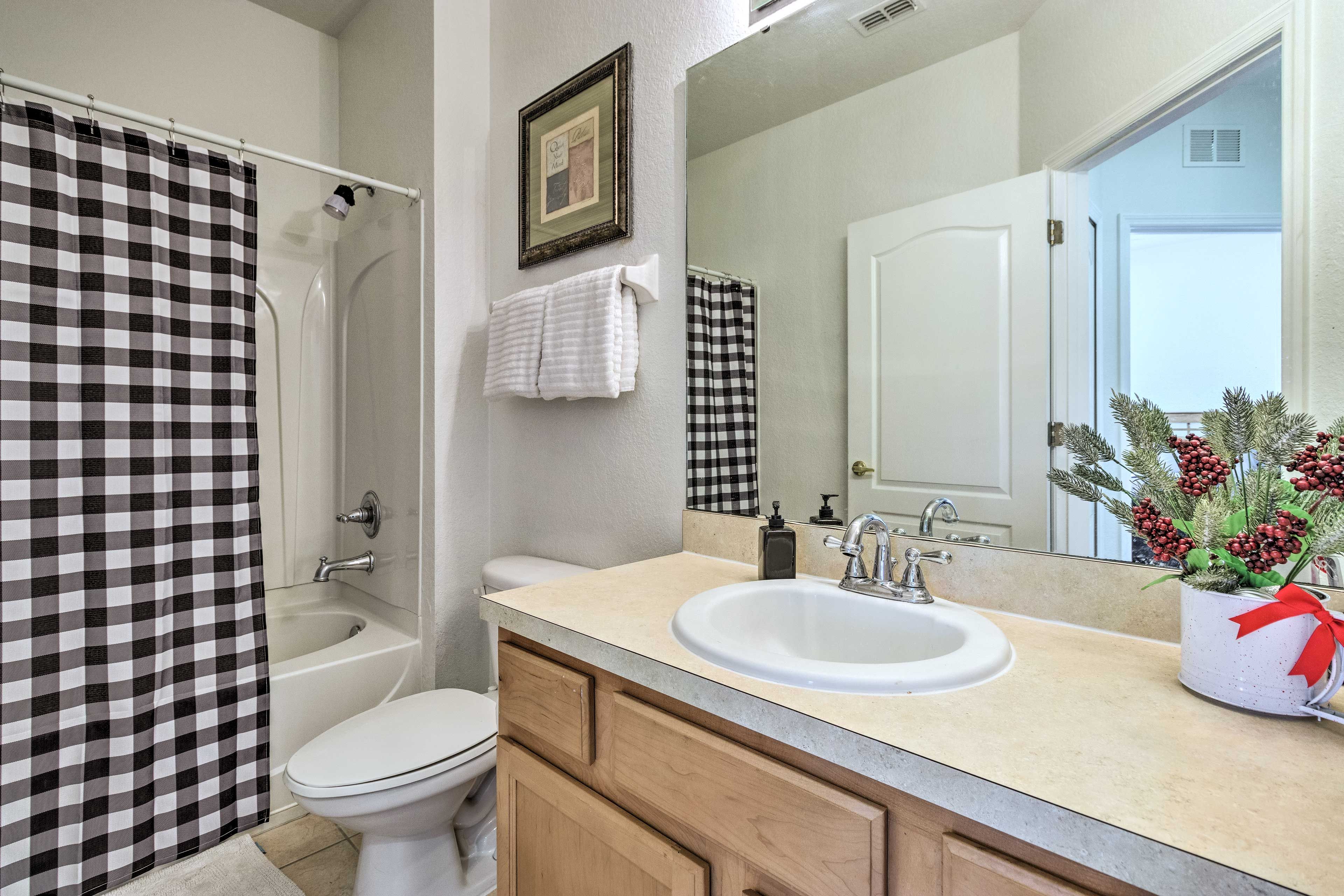 Full Bathroom | 2nd Floor