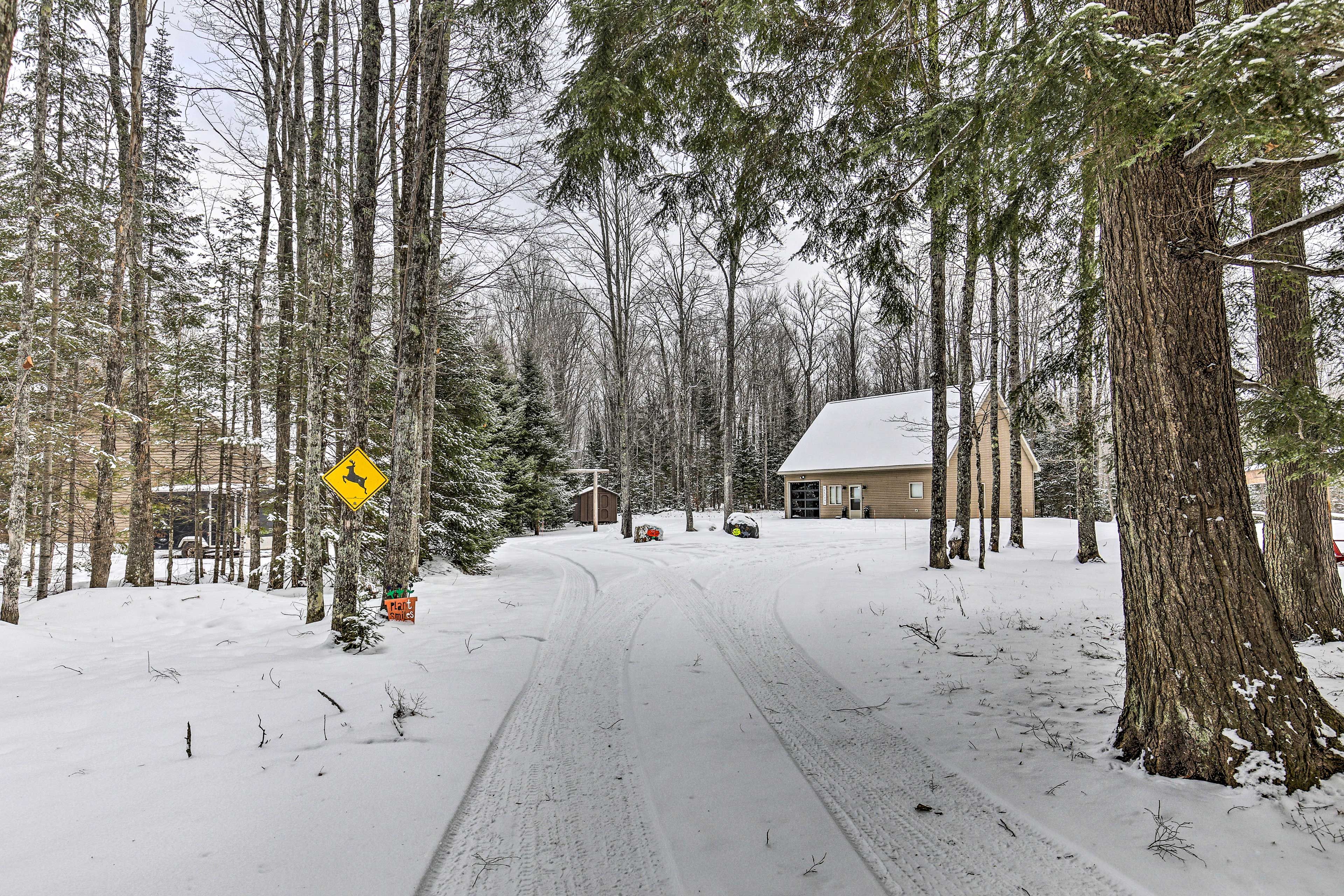 Parking | Gravel Driveway (4 Vehicles) | Trailer/Snowmobile