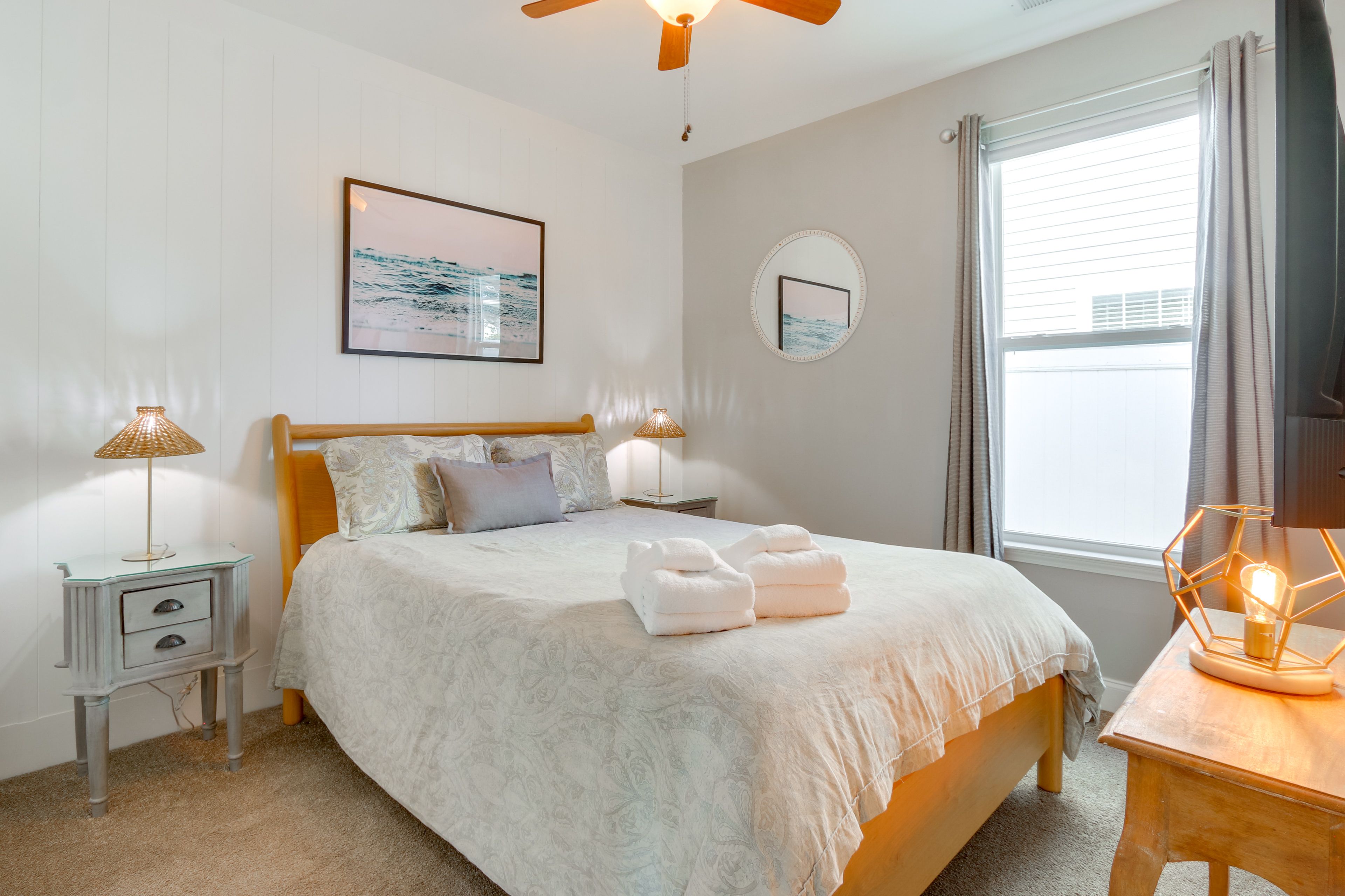 Bedroom 2 | Queen Bed