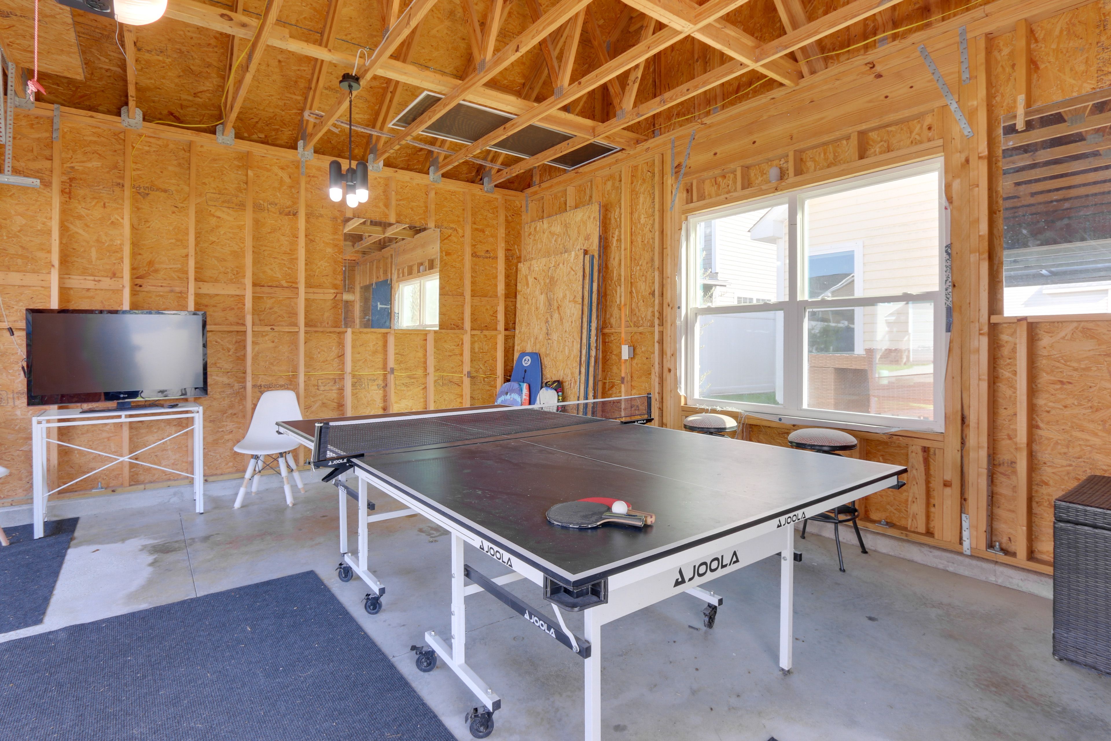 Garage | Ping-Pong Table | Dartboard