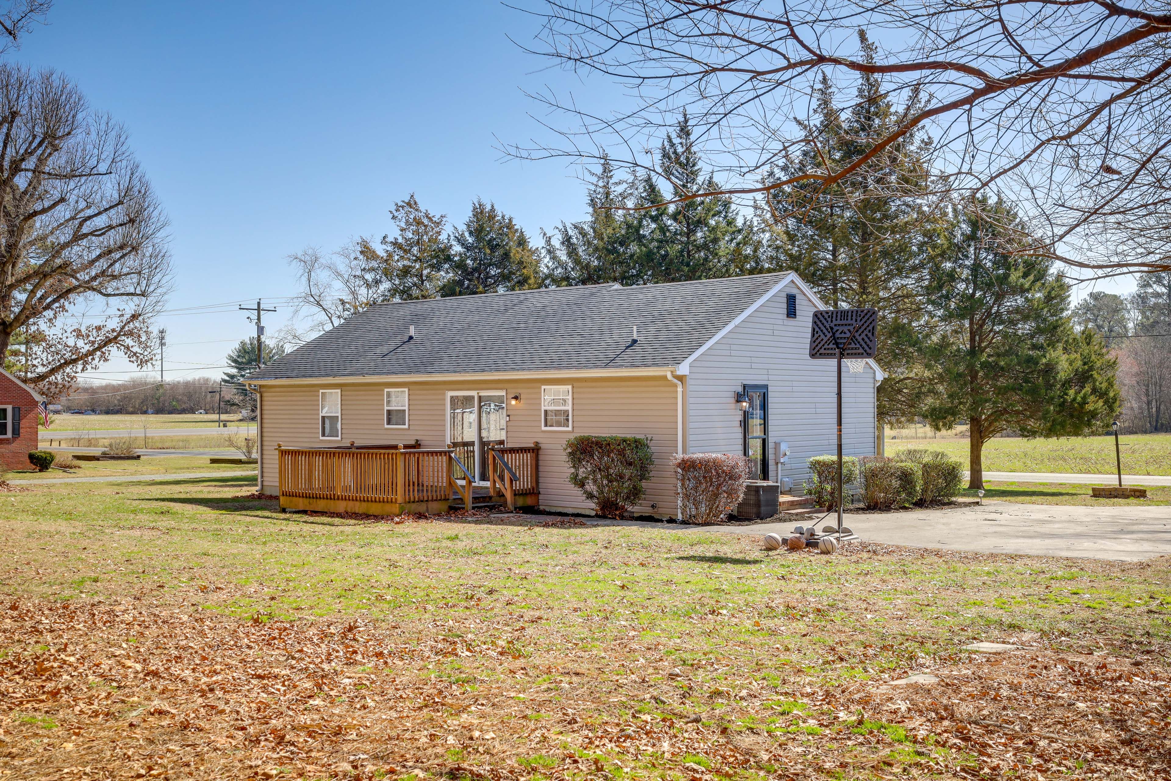 Exterior | Backyard | Basketball Hoop