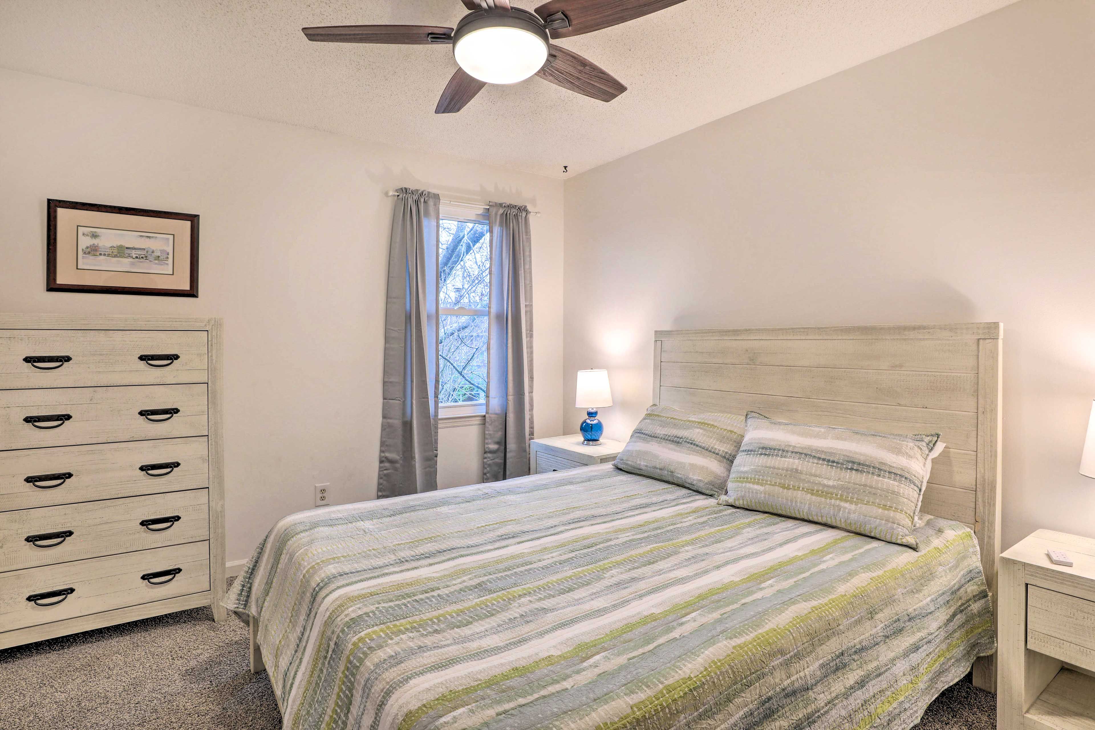 Bedroom 2 | Queen Bed | 2nd Floor | Linens Provided