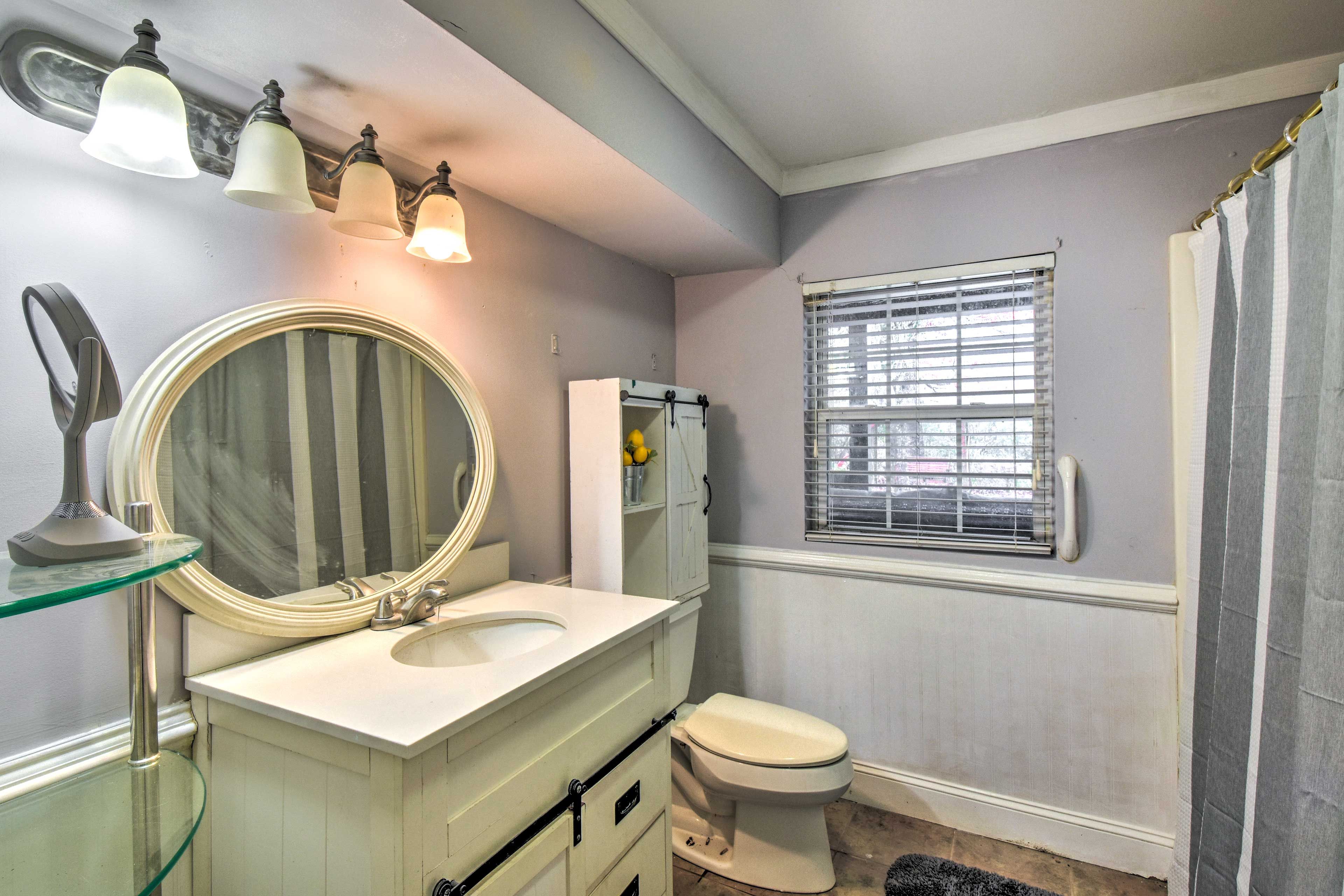 En-Suite Bathroom | Towels Provided