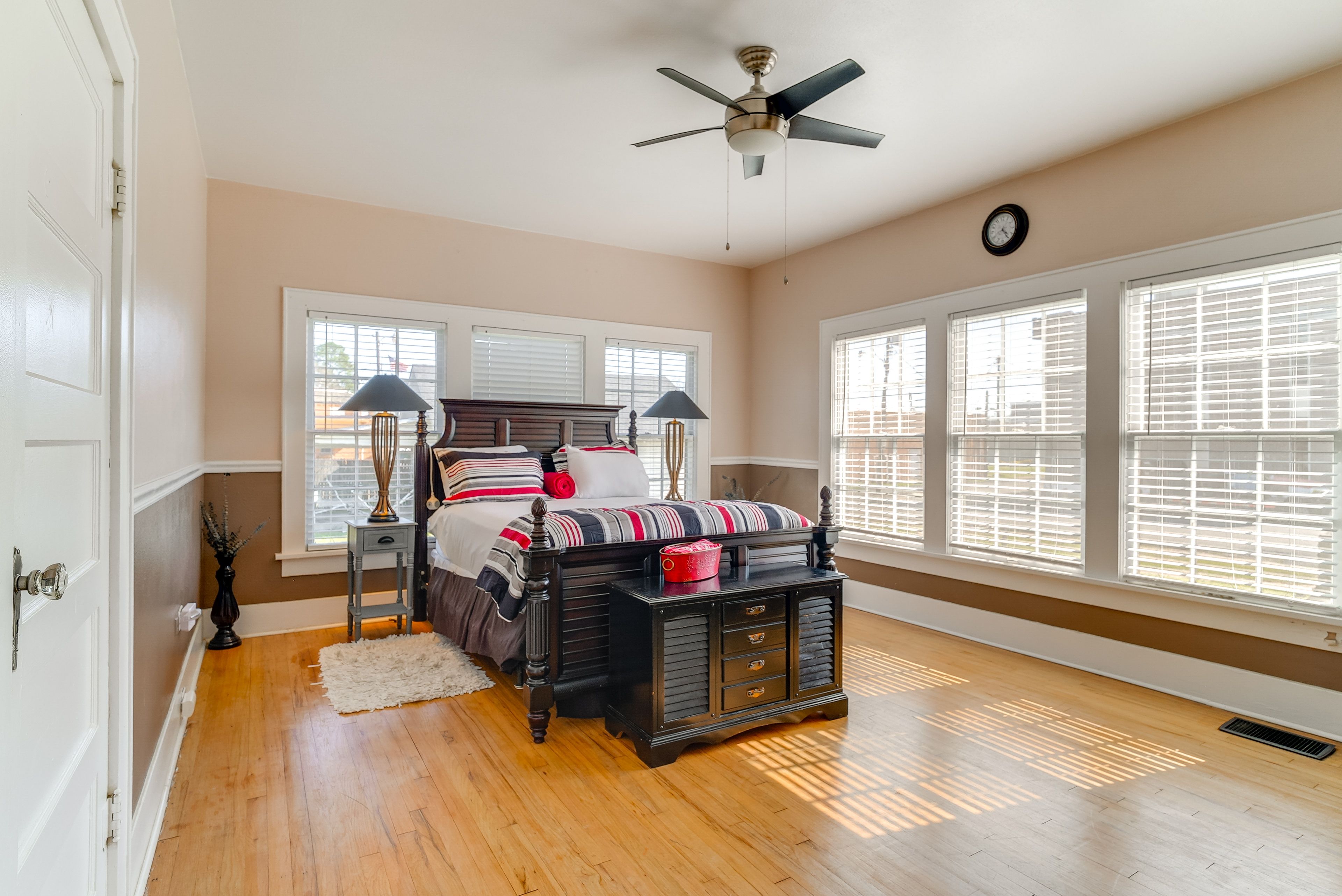 Bedroom 1 | Queen Bed | Linens Provided | Smart TV w/ Cable