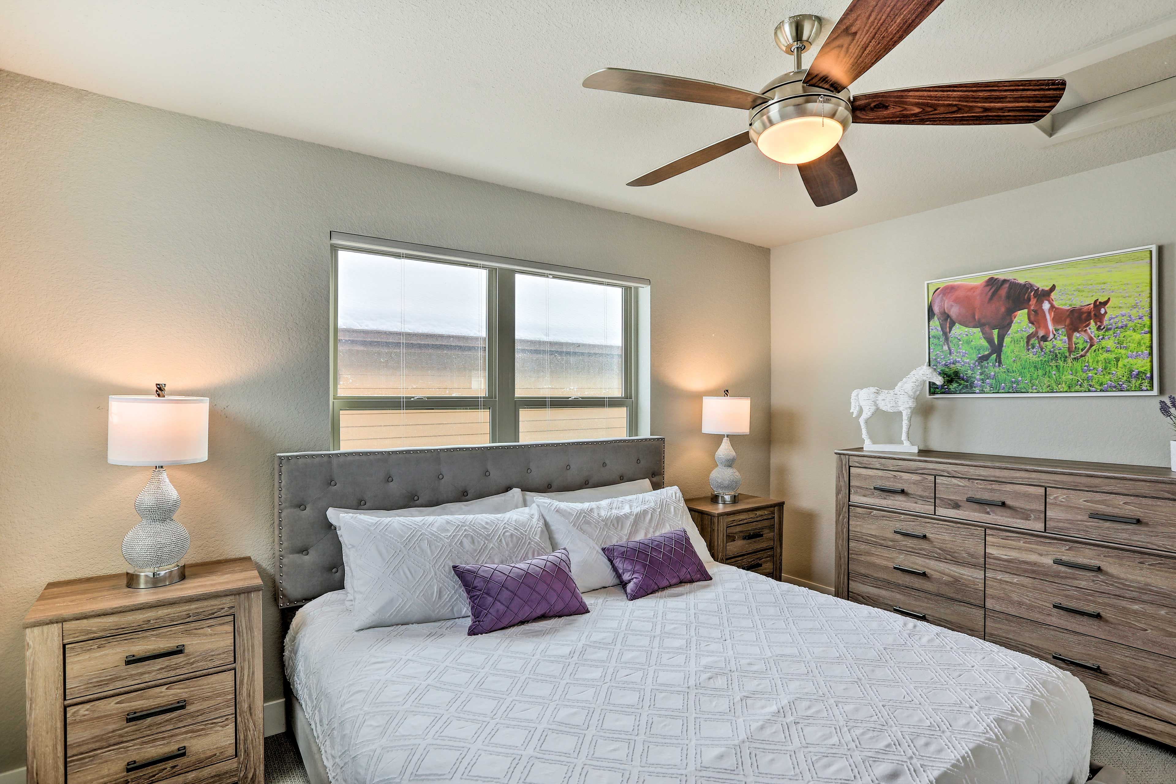 Bedroom 2 | King Bed | 2nd Floor | Hangers