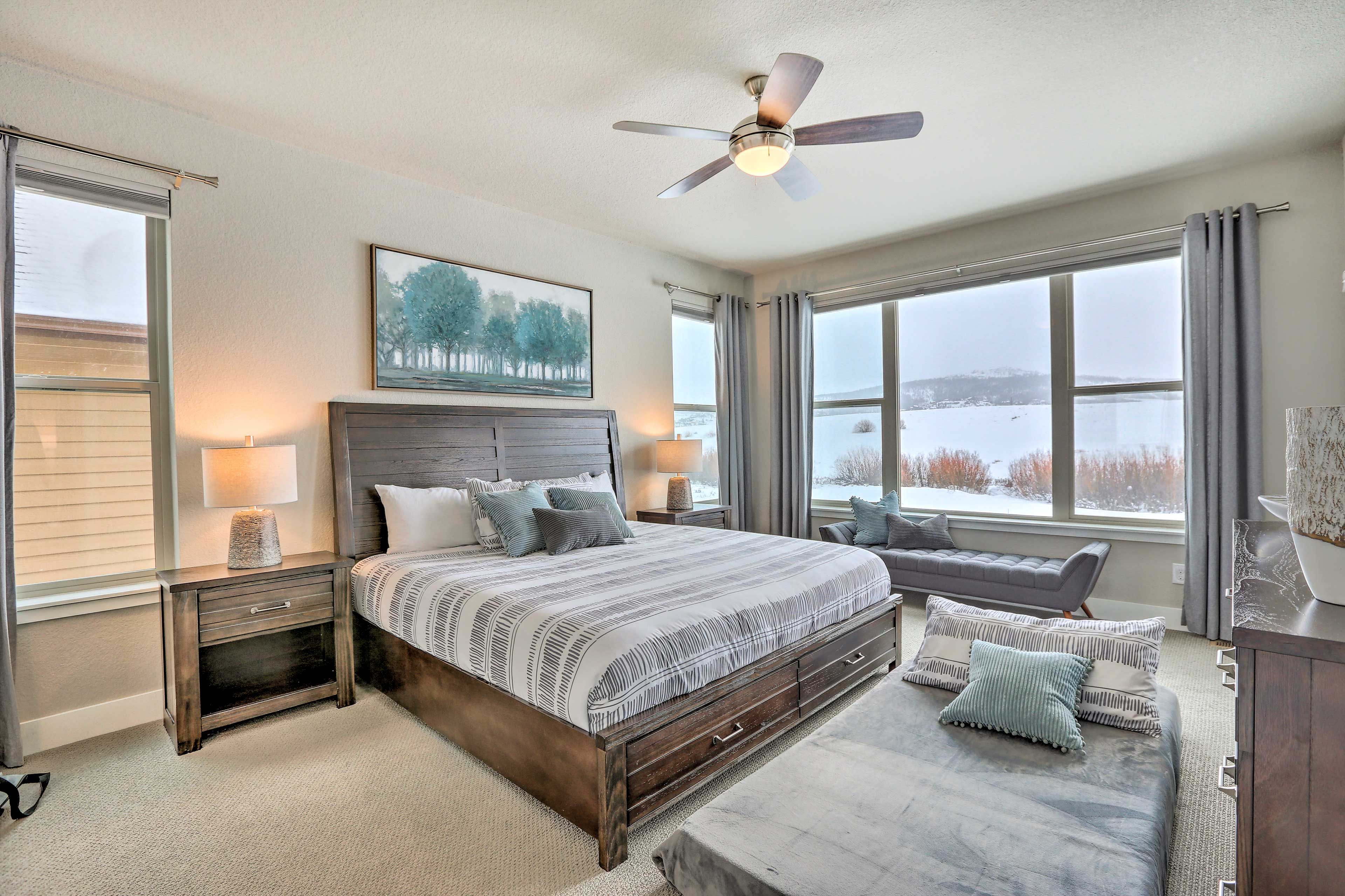 Bedroom 1 | King Bed | Foldable Twin Mattress | 1st Floor | En-Suite Bathroom
