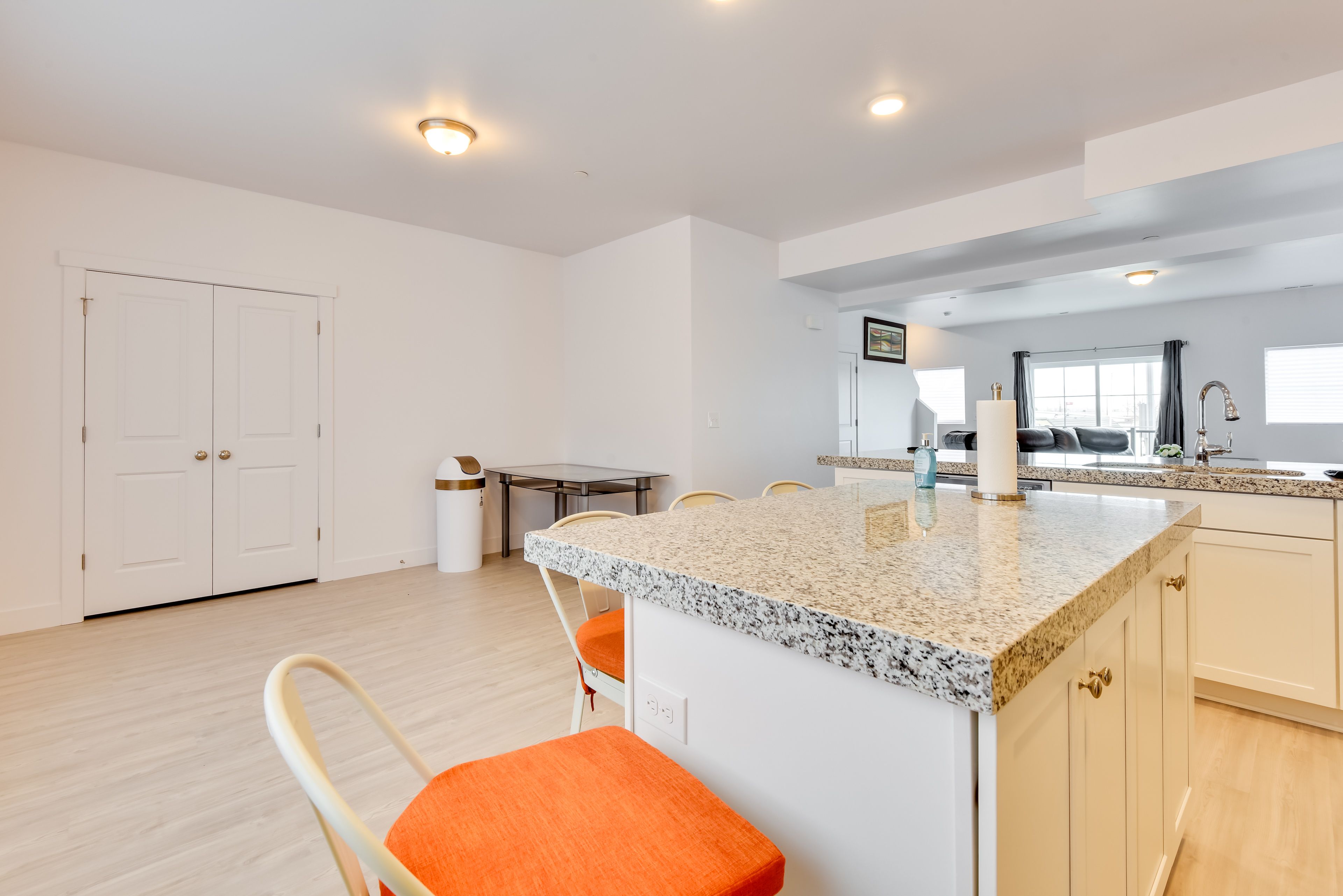 Kitchen | Dishwasher | Microwave