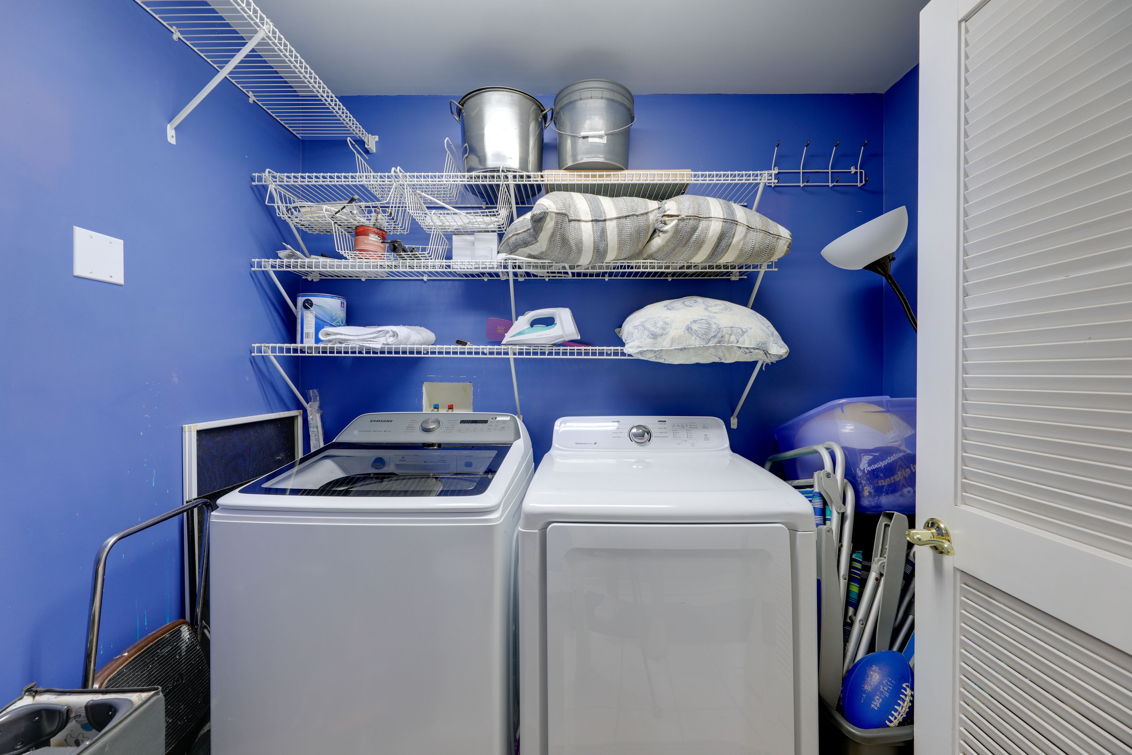 In-Unit Laundry | Beach Chairs & Towels