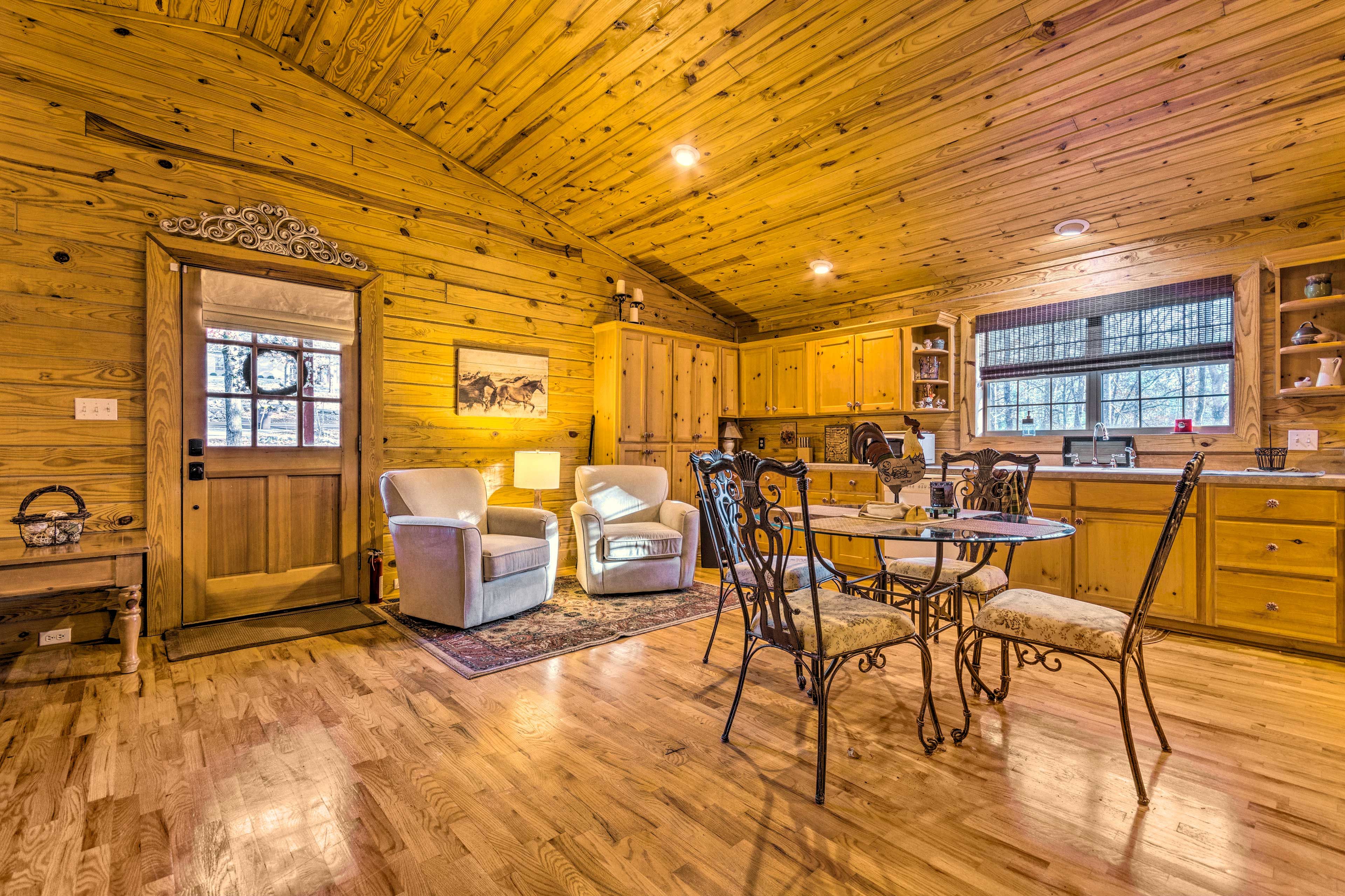 Dining Area | Dishware & Flatware