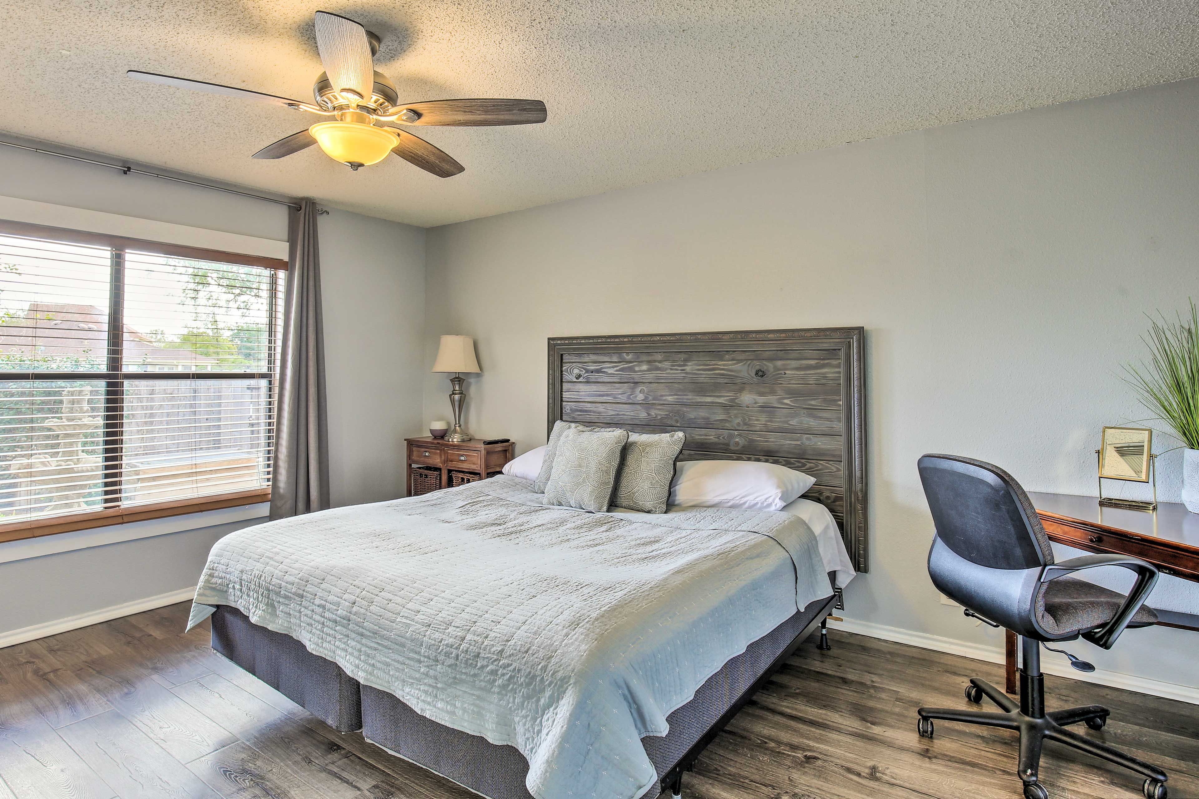 Bedroom 1 | King Bed (2 Twins Pushed Together) | En-Suite Bathroom | Smart TV