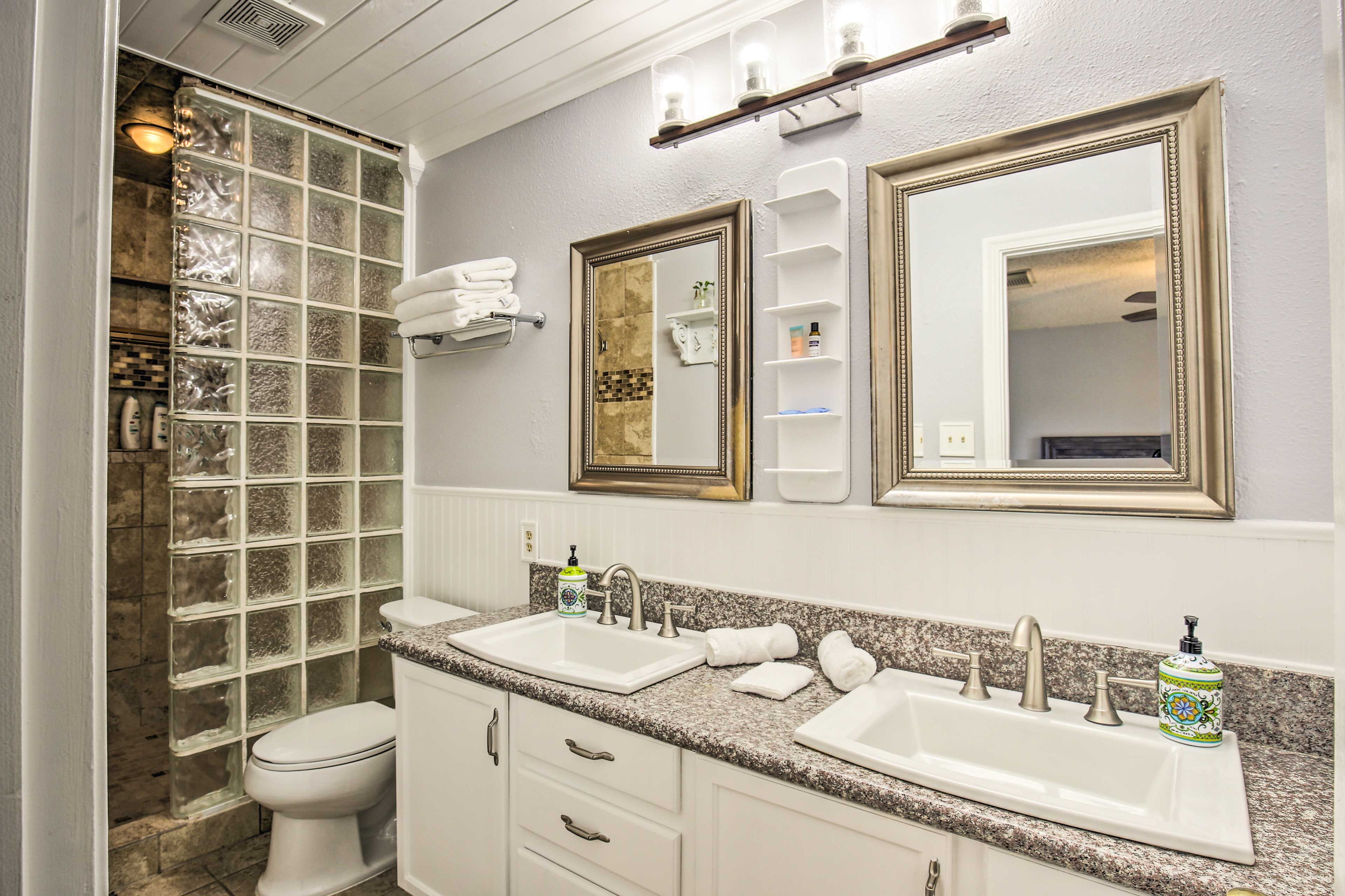 En-Suite Bathroom | Towels Provided
