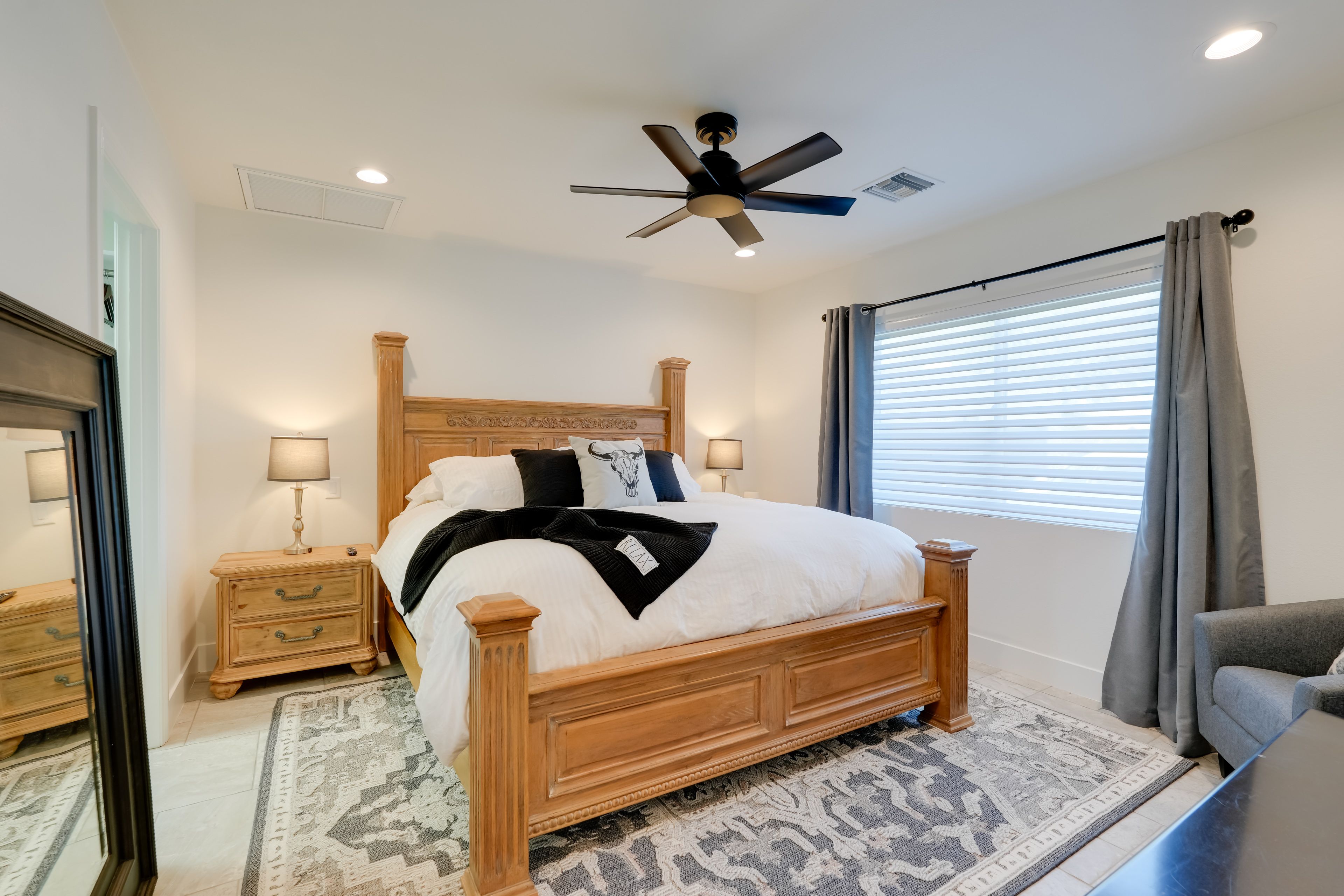 Bedroom | King Bed | Linens Provided | Smart TV