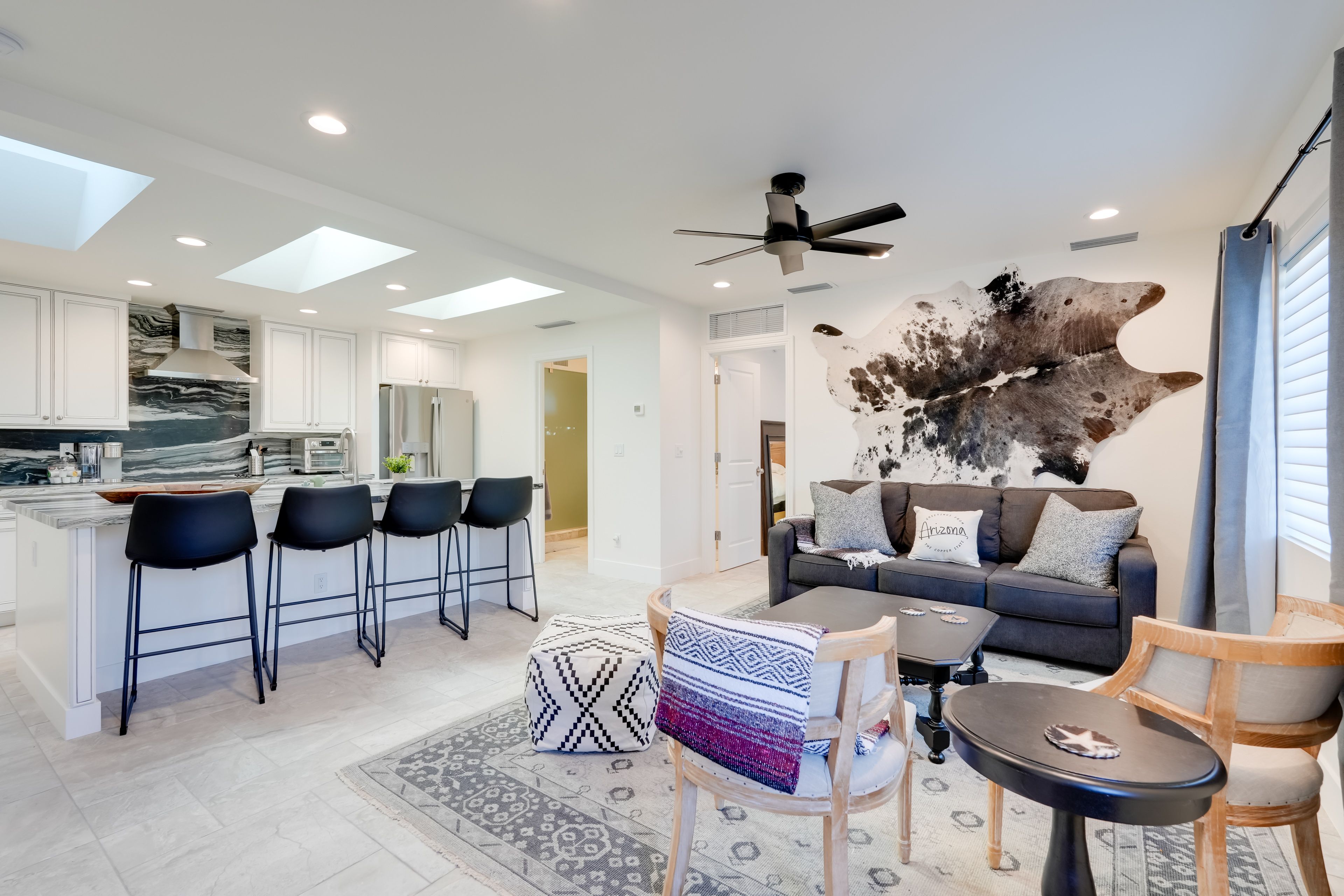 Living Room | Queen Sleeper Sofa | Free WiFi | Central Heat & A/C