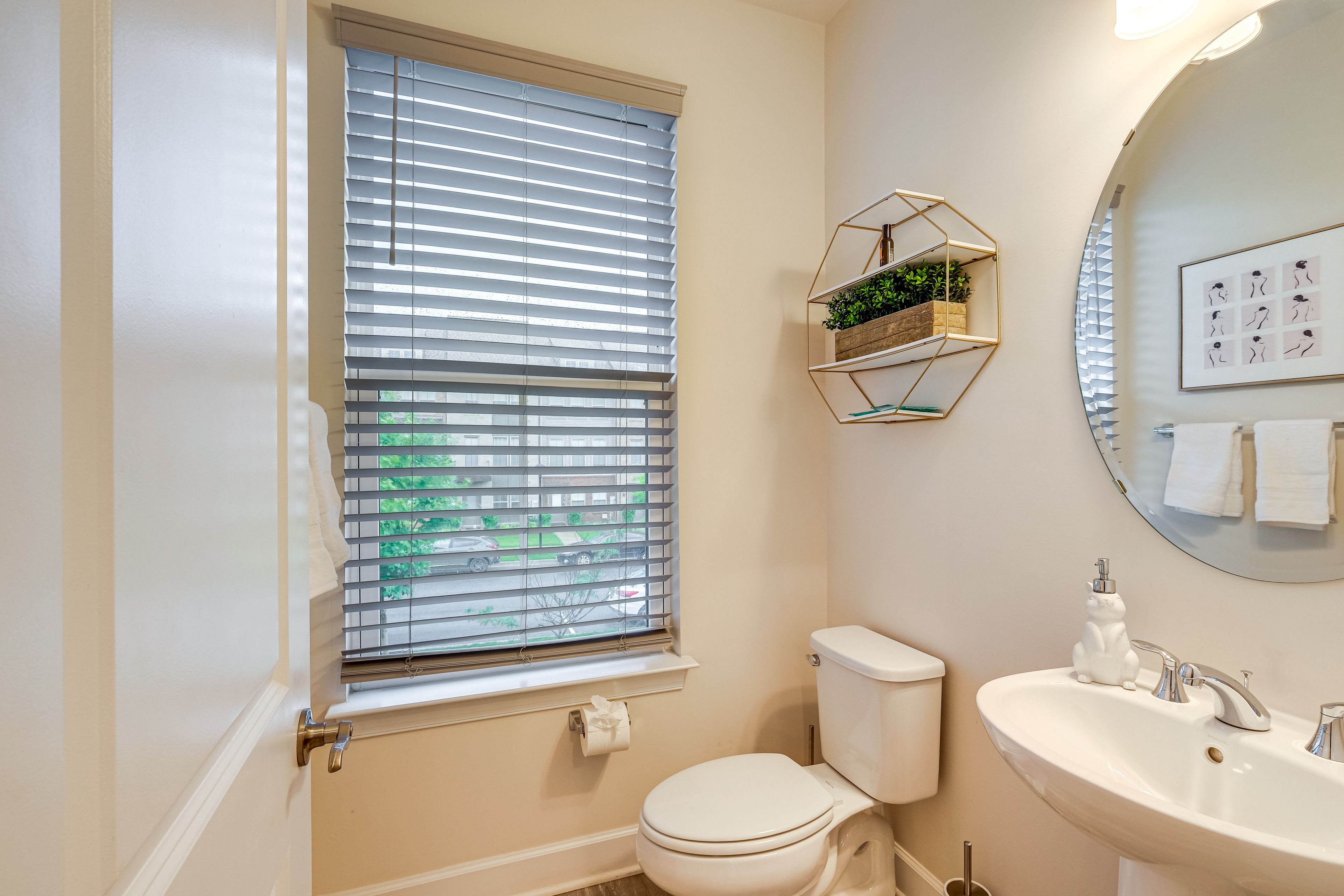Half Bath | 2nd Floor