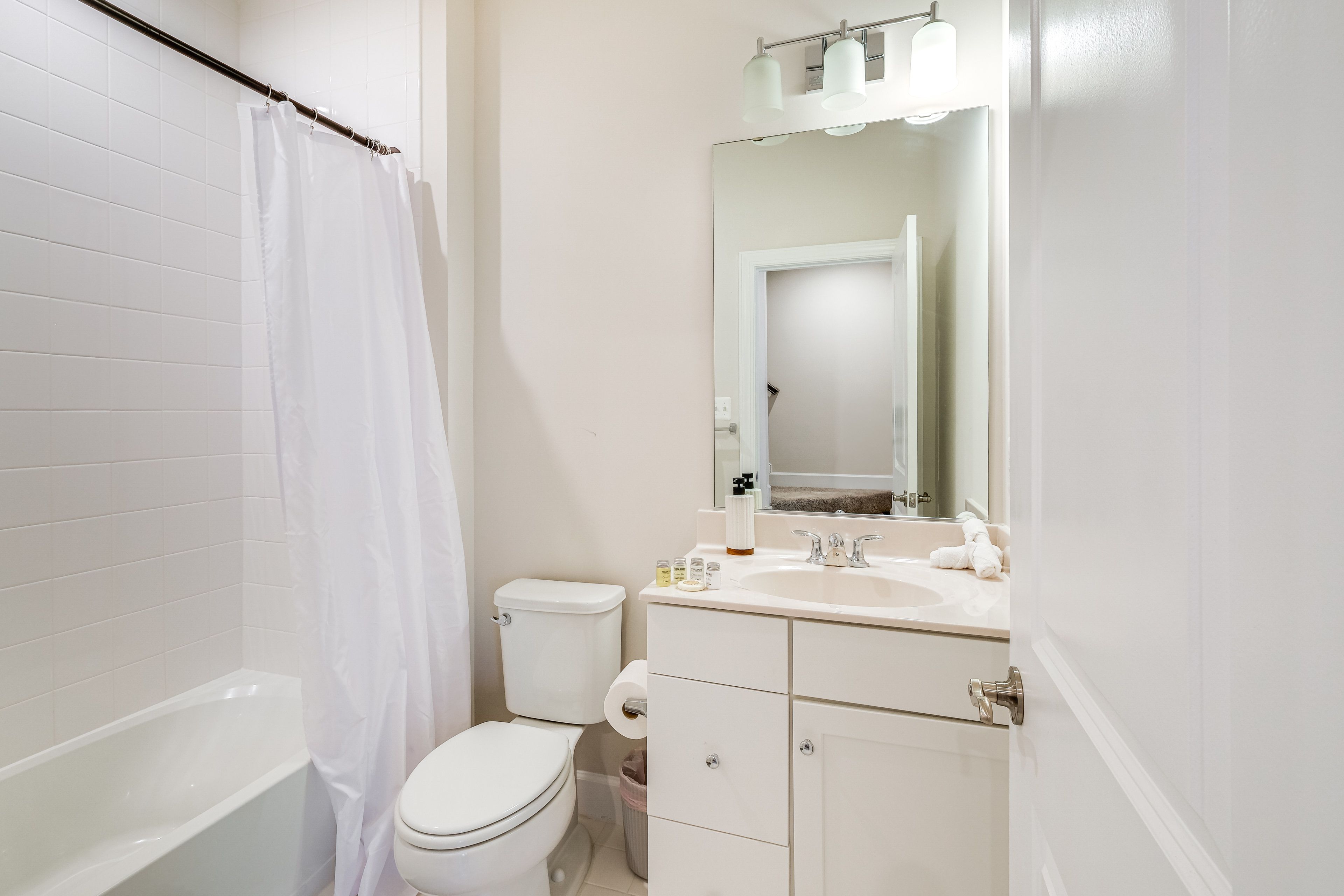 Full Bath | 3rd Floor